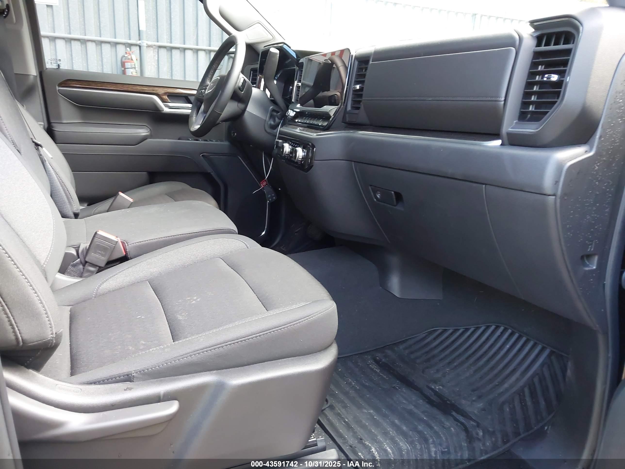 GMC SIERRA image 5
