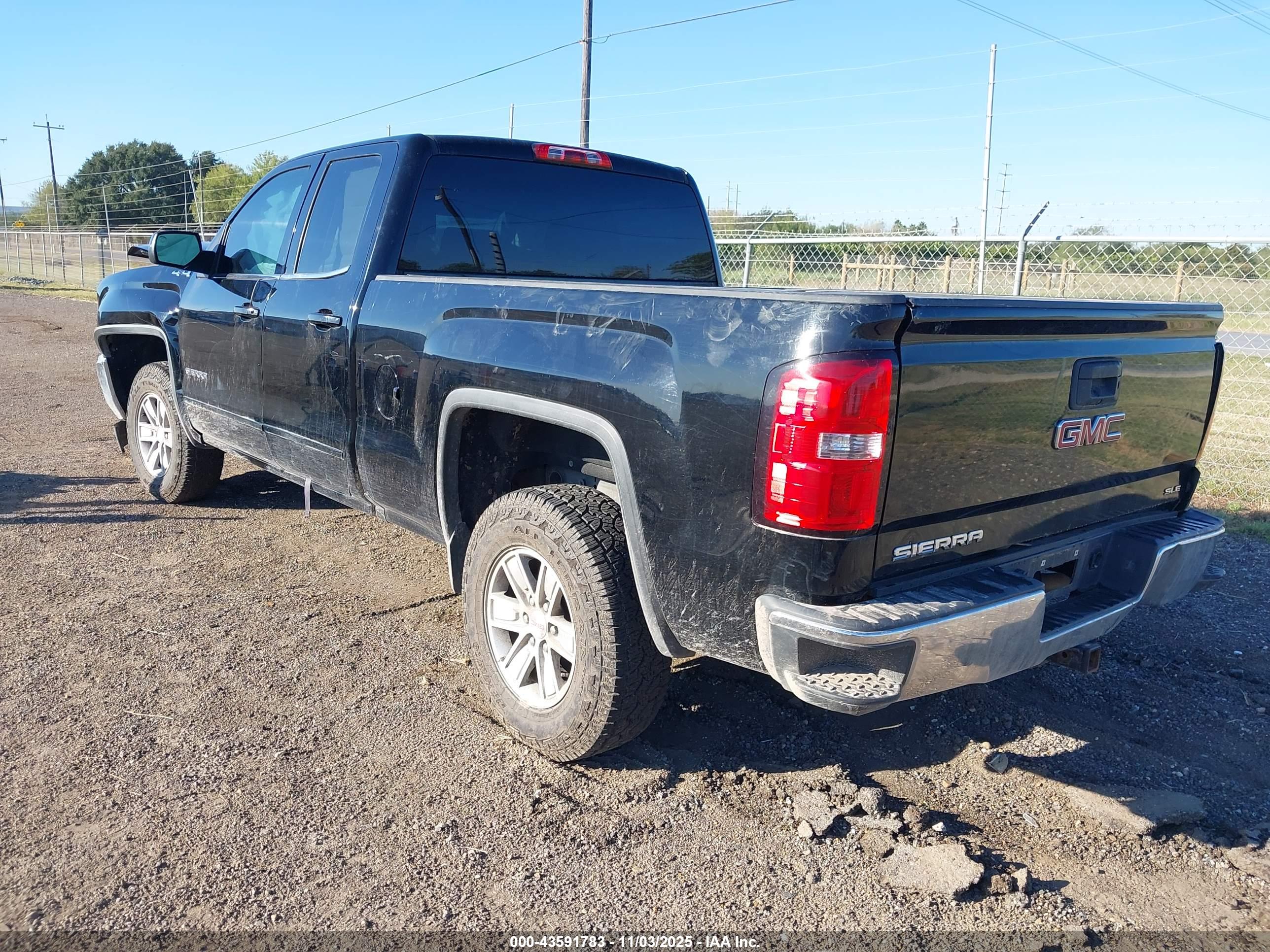 GMC SIERRA image 3