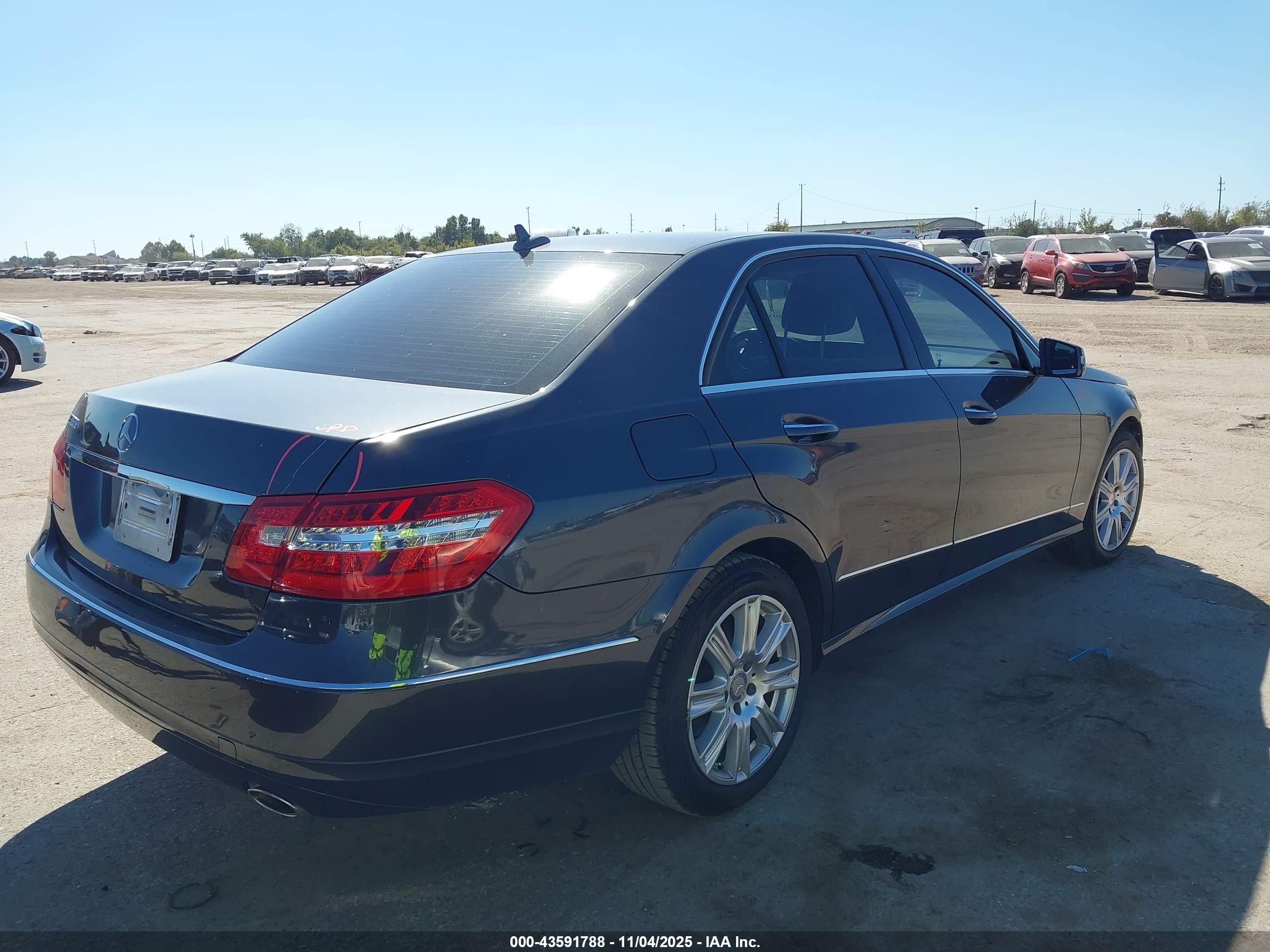 MERCEDES-BENZ E image 4