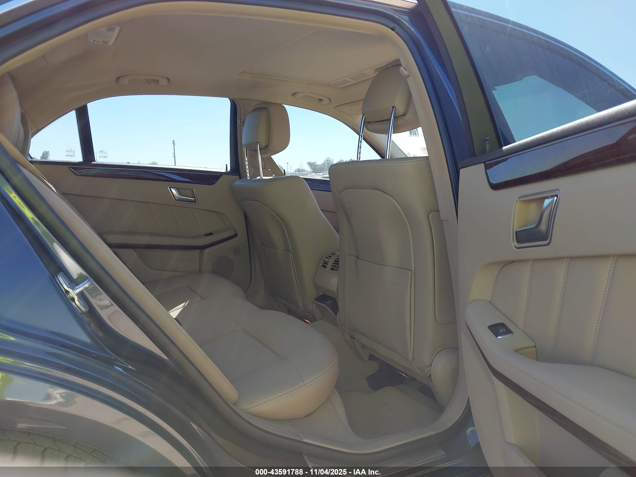MERCEDES-BENZ E image 8
