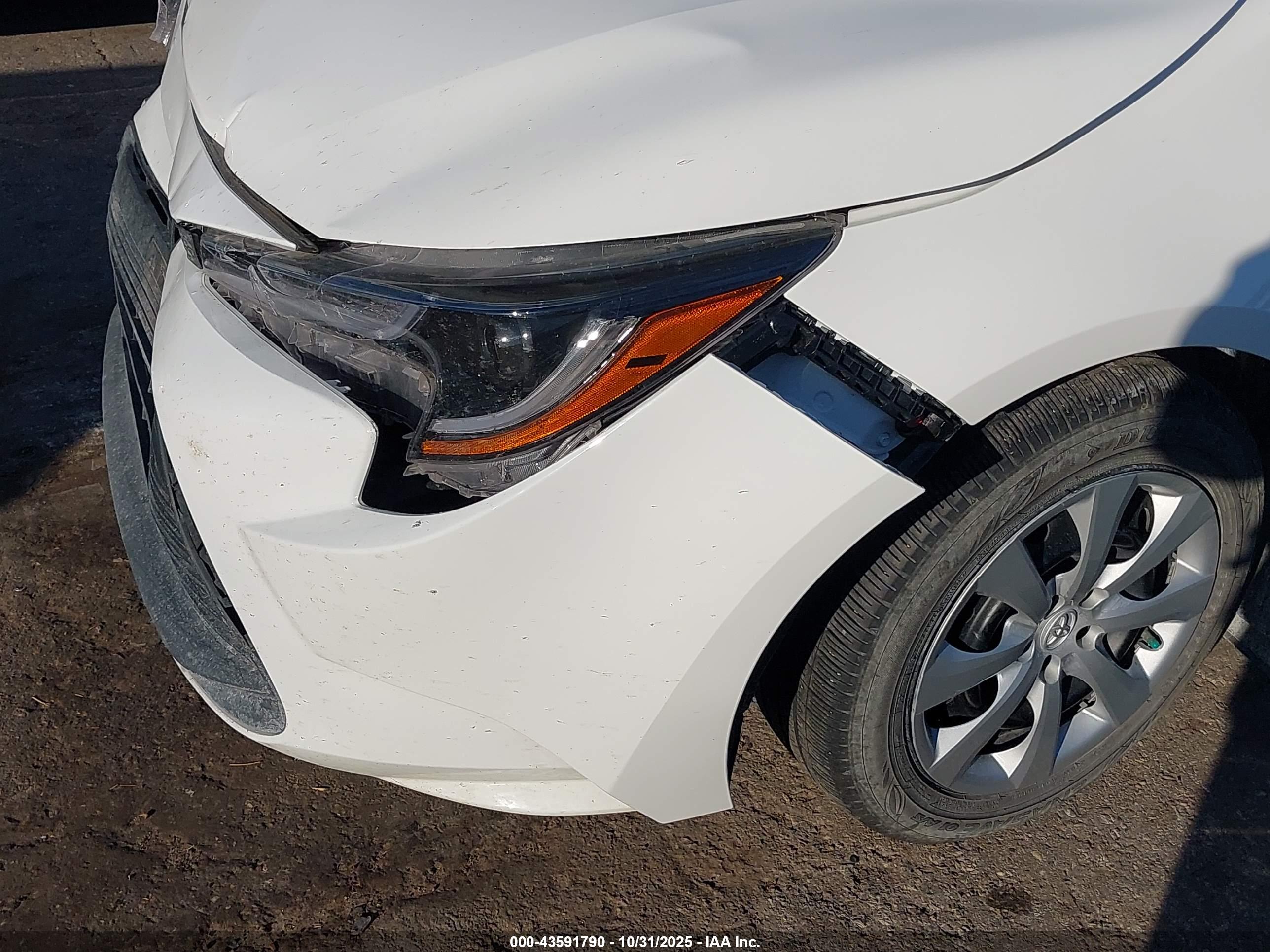 TOYOTA COROLLA image 6