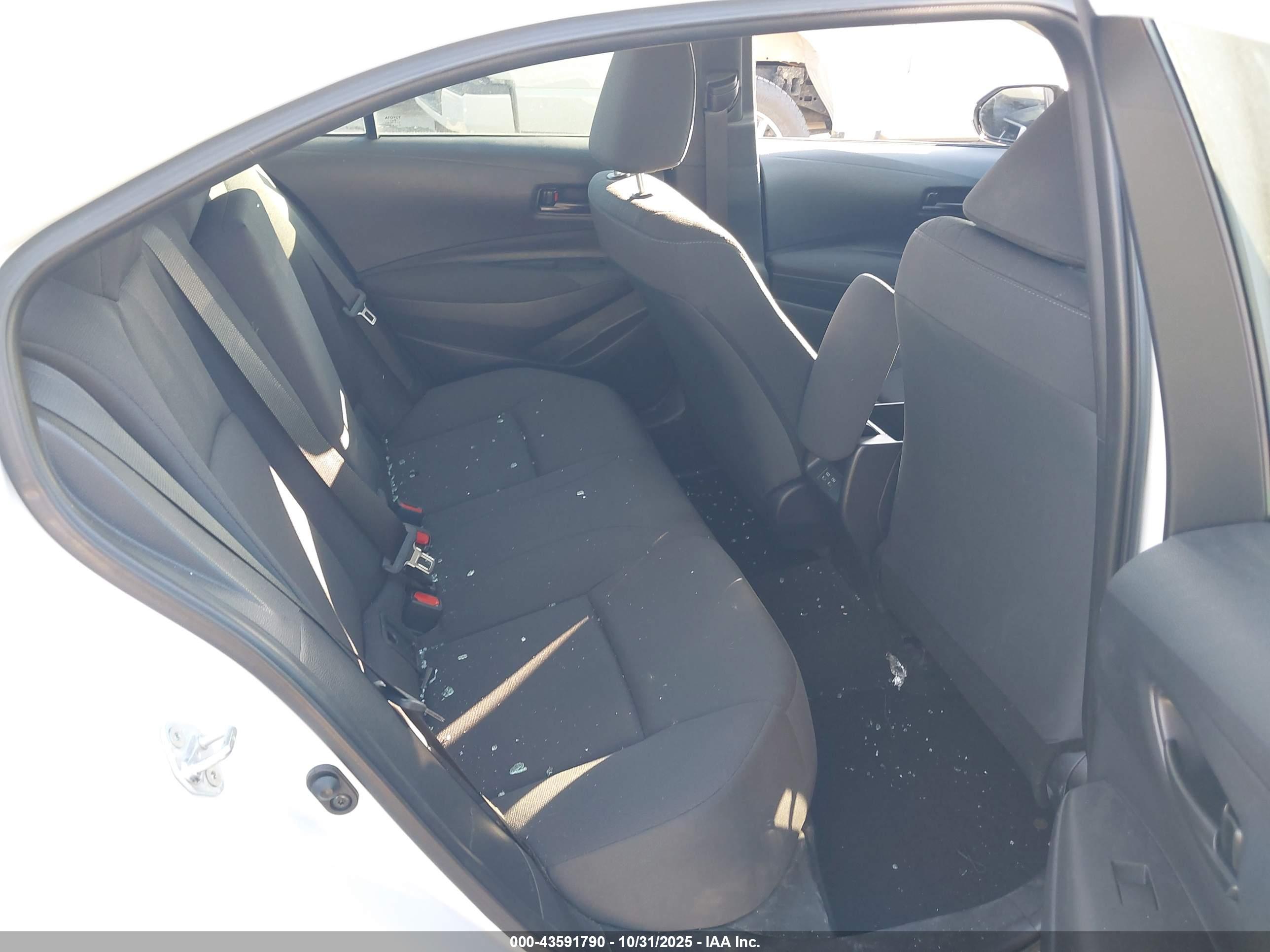 TOYOTA COROLLA image 8
