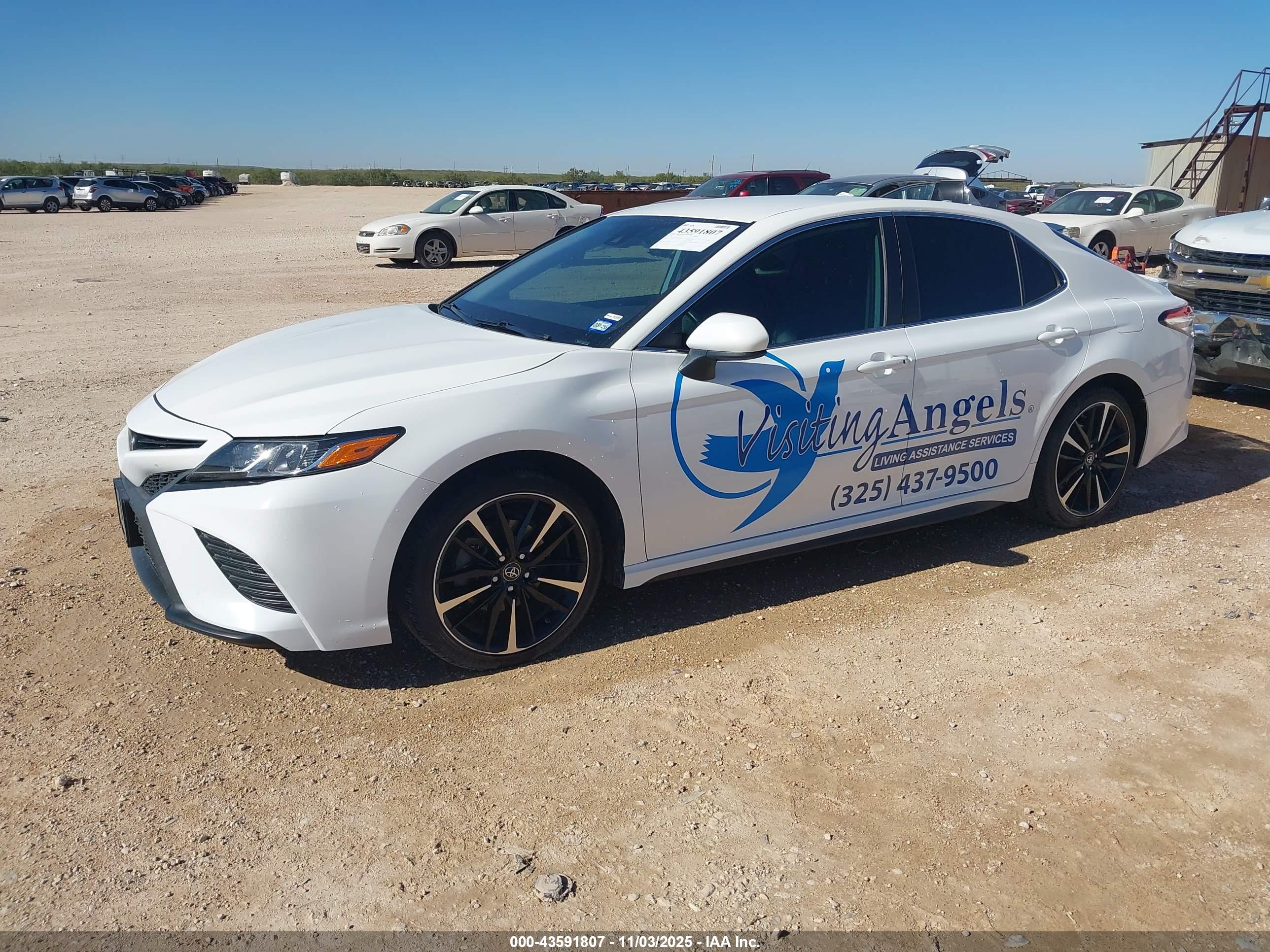 TOYOTA CAMRY image 2