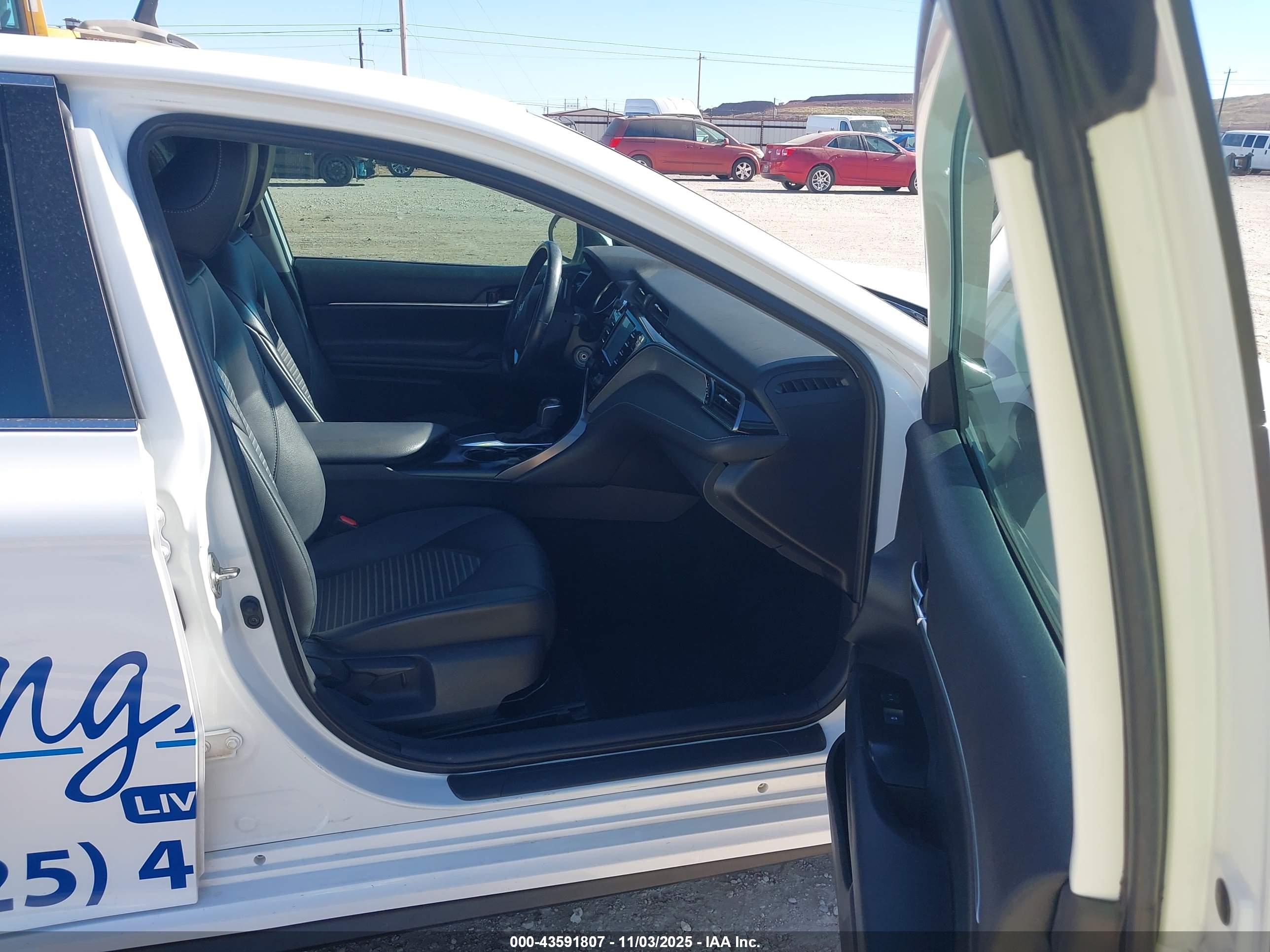 TOYOTA CAMRY image 5