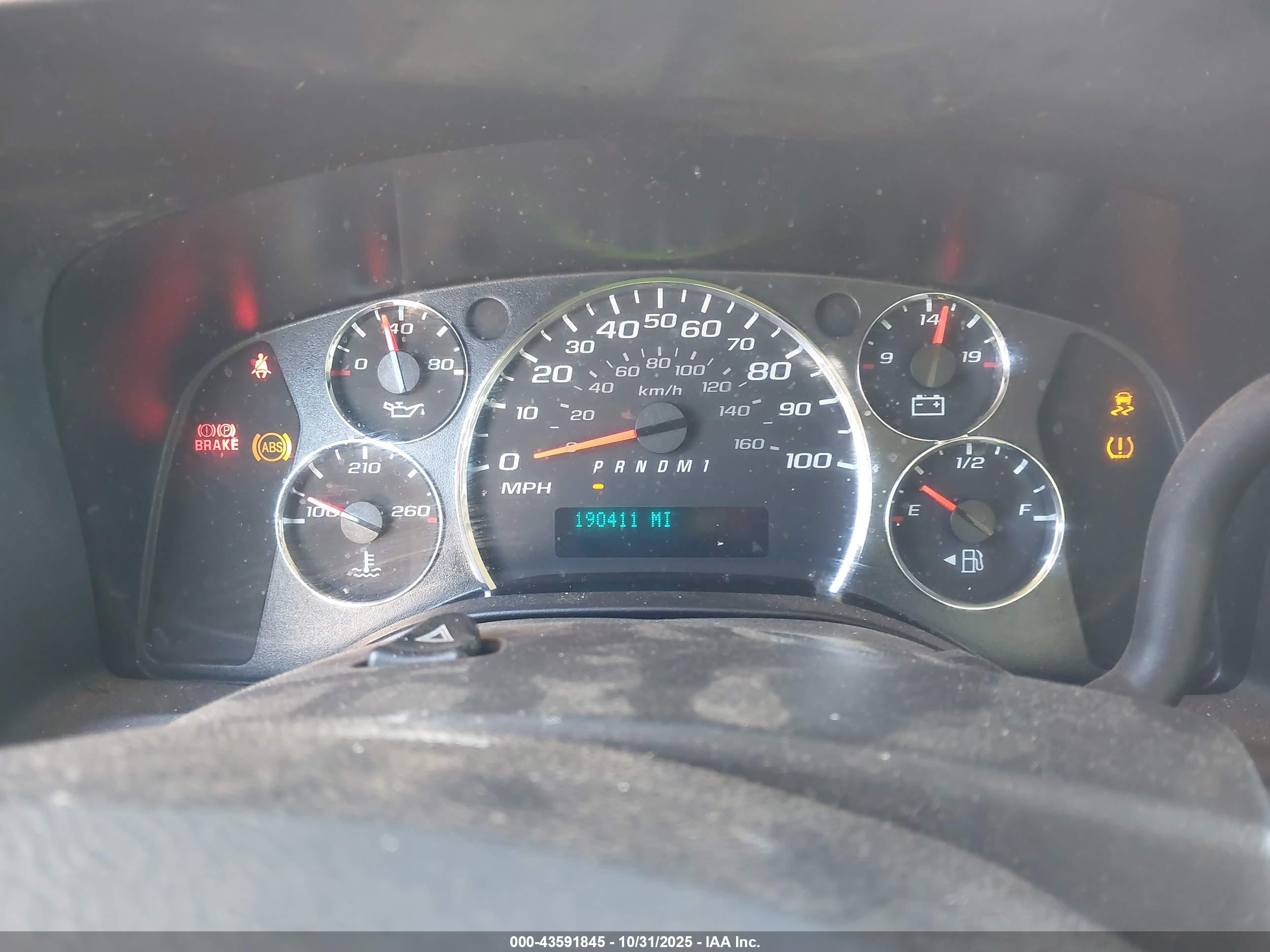 CHEVROLET EXPRESS image 7