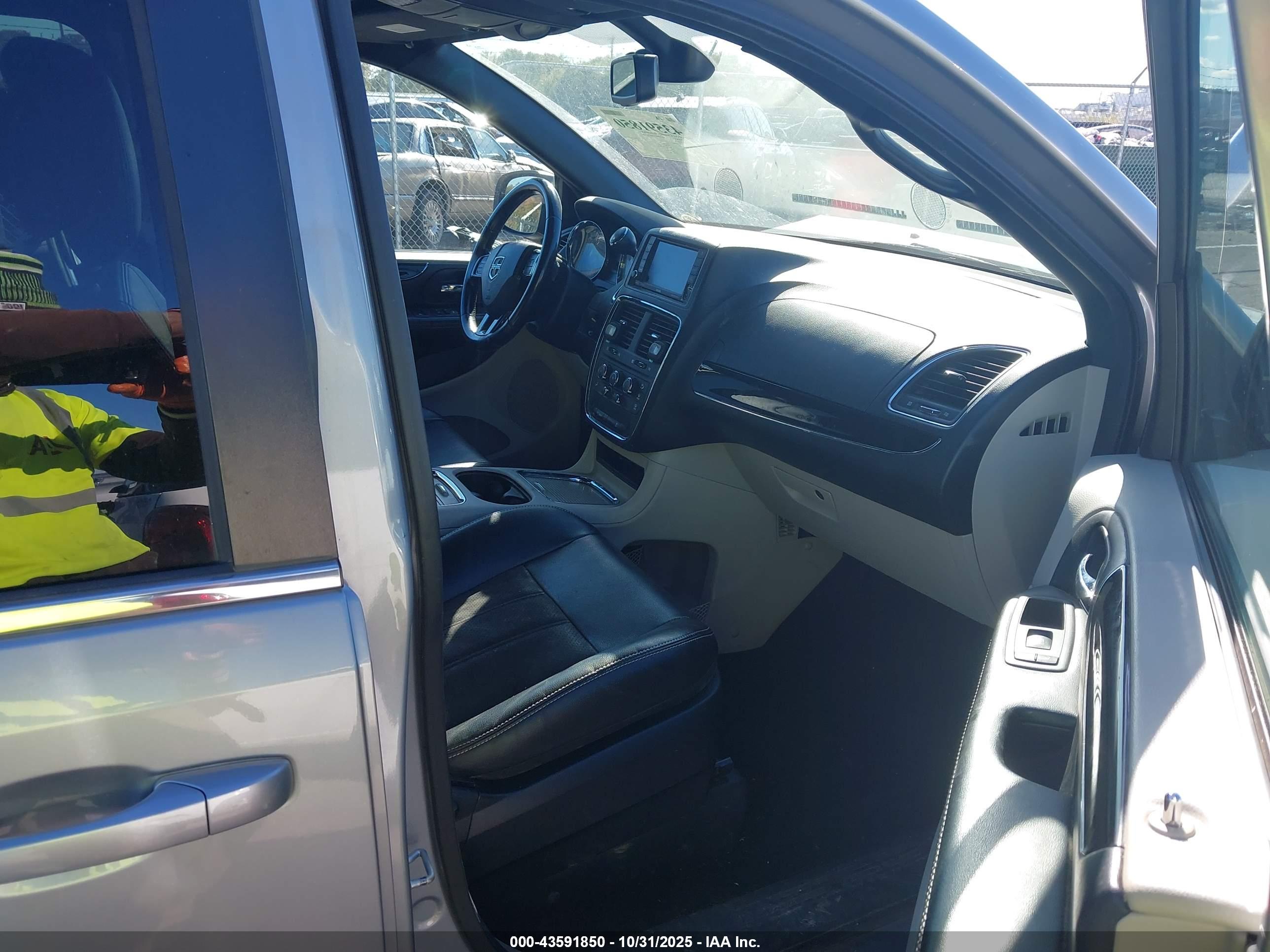 DODGE GRAND image 5