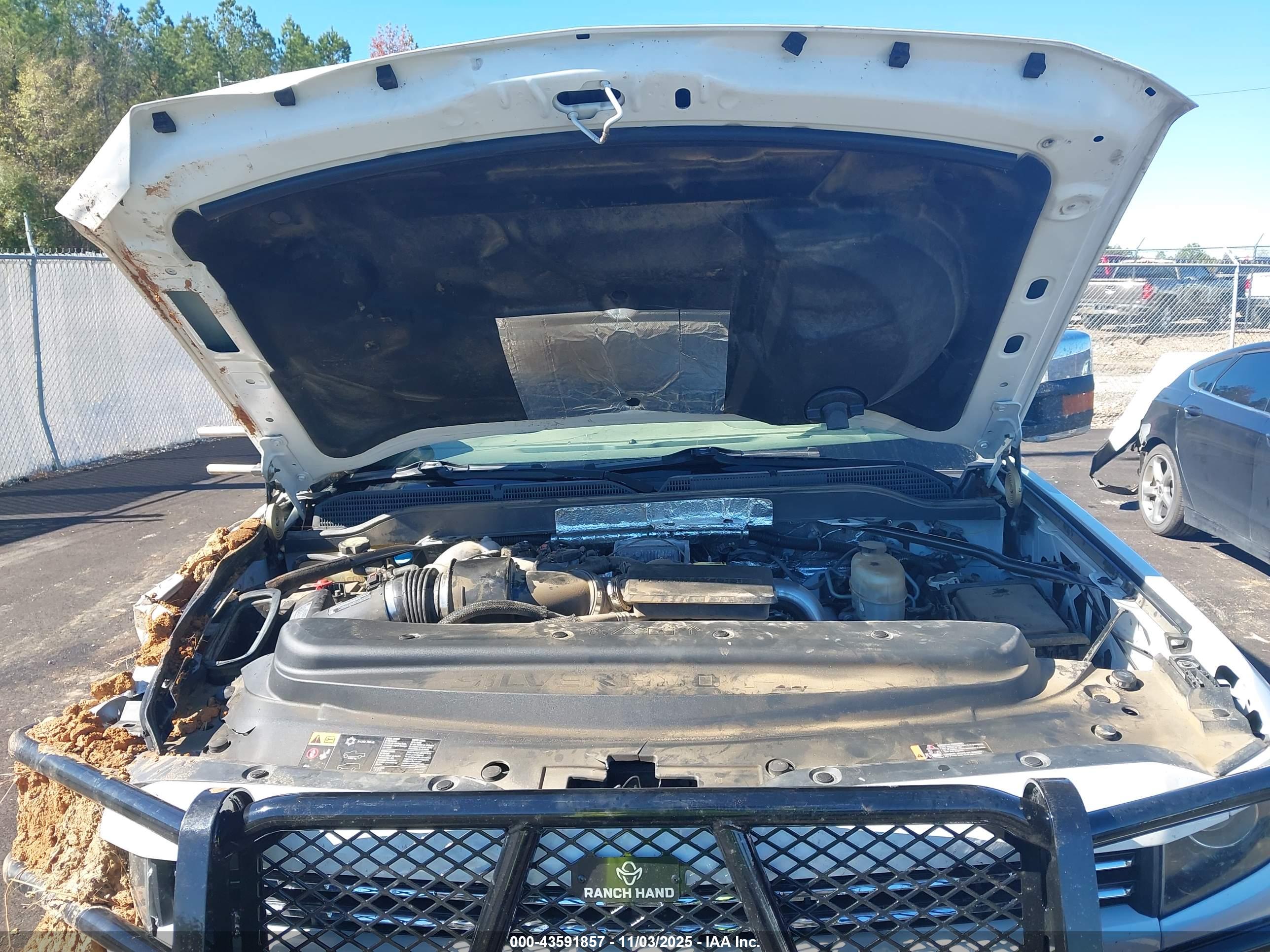 CHEVROLET SILVERADO image 10
