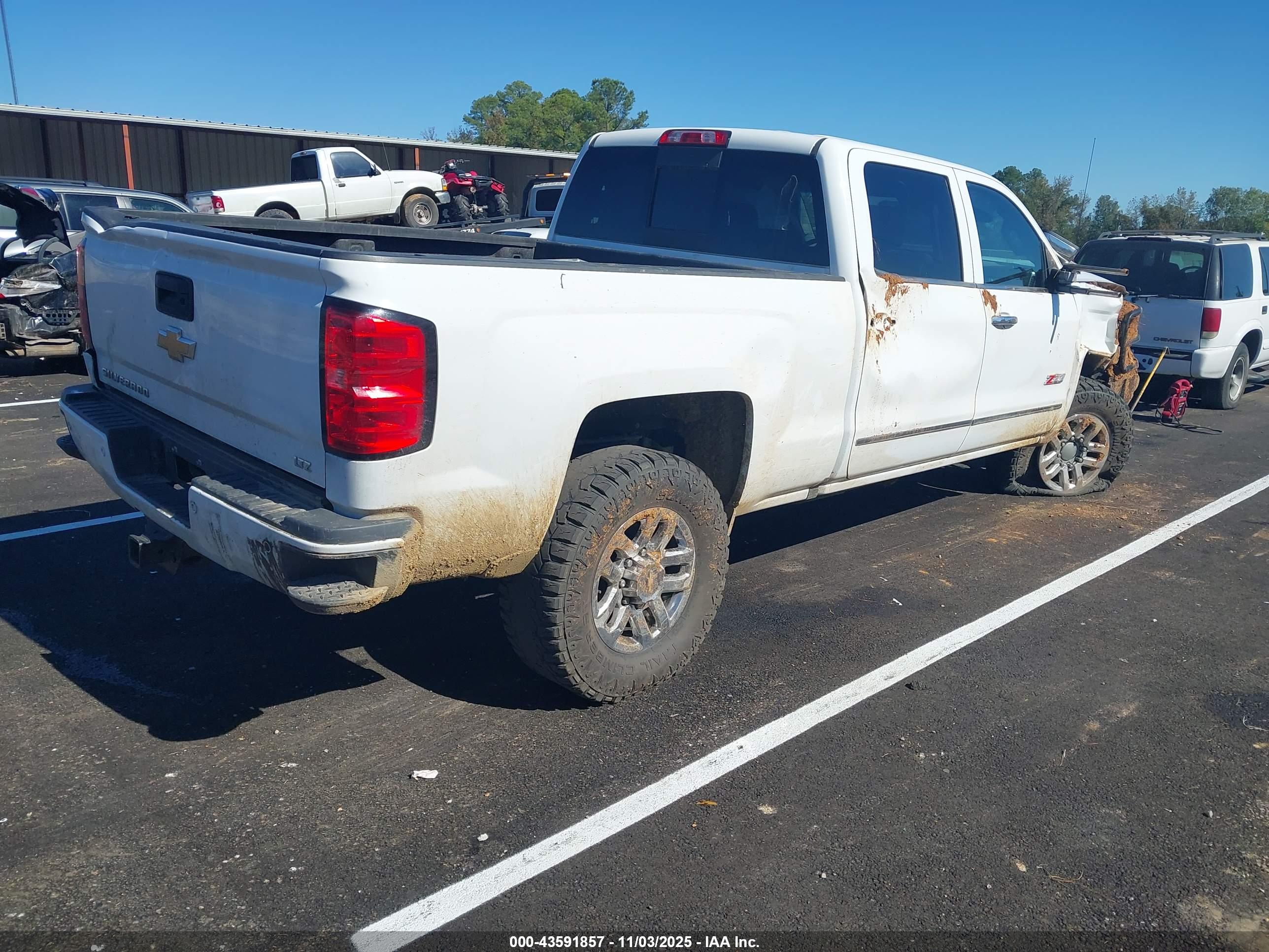 CHEVROLET SILVERADO image 4