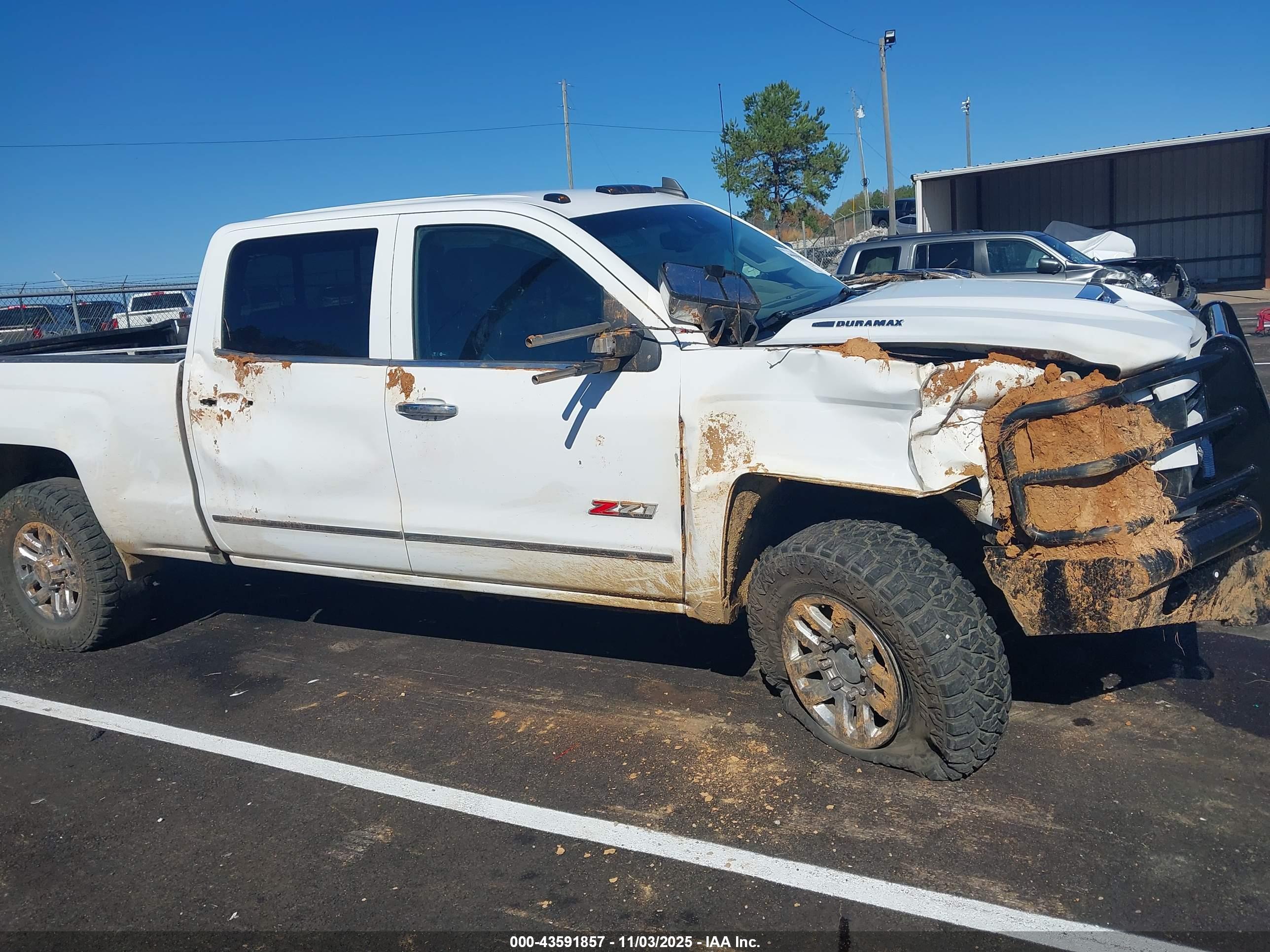 CHEVROLET SILVERADO image 6