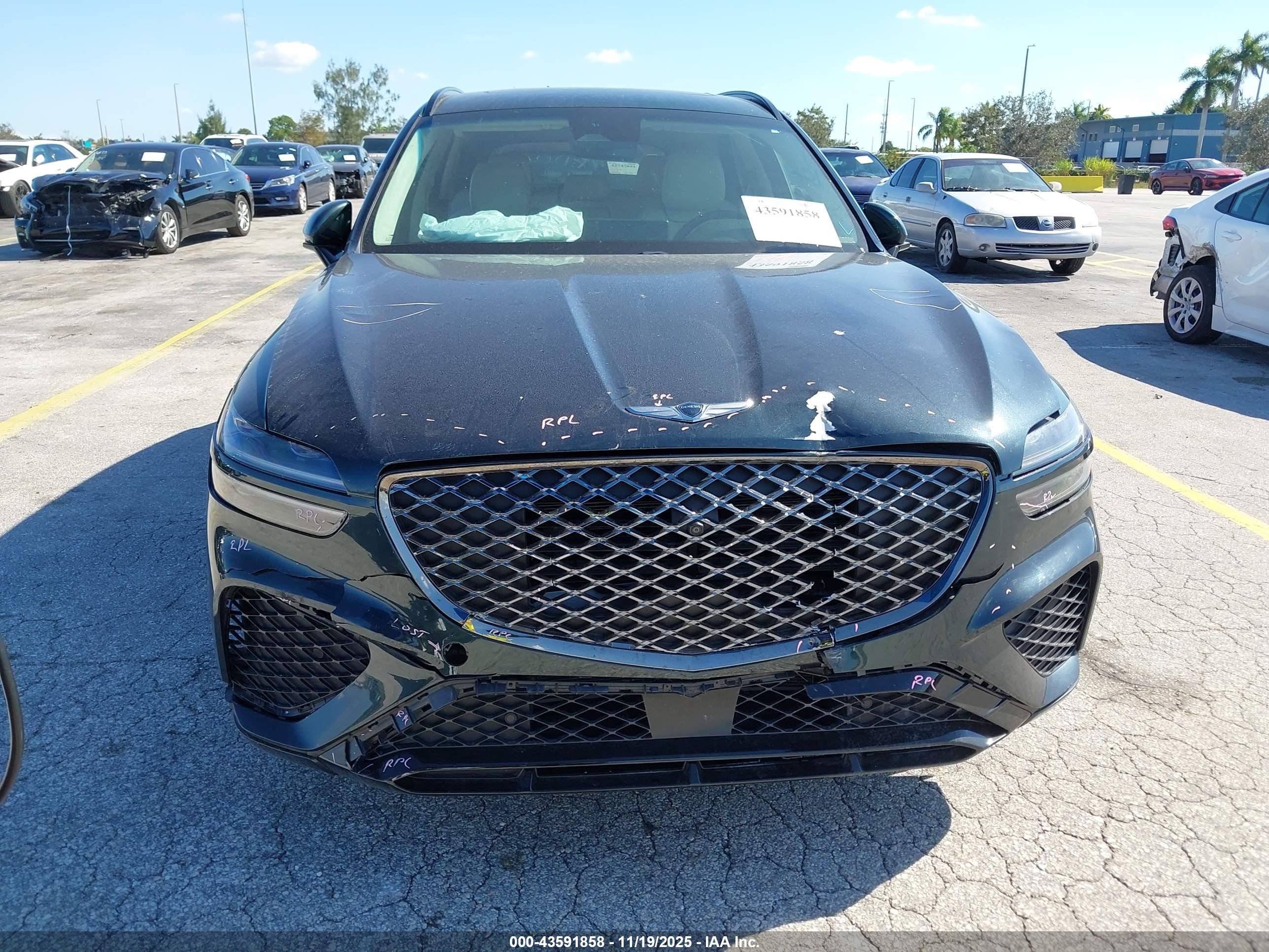 GENESIS GV70 image 6