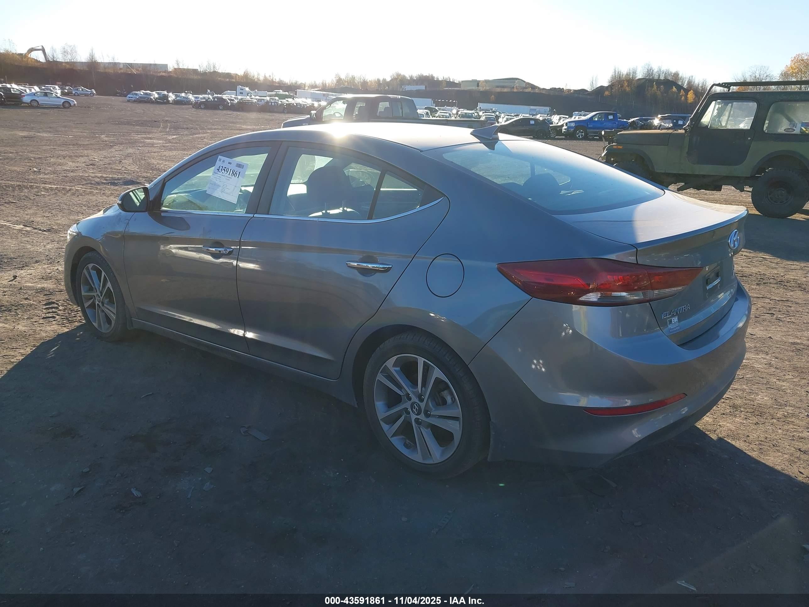HYUNDAI ELANTRA image 3