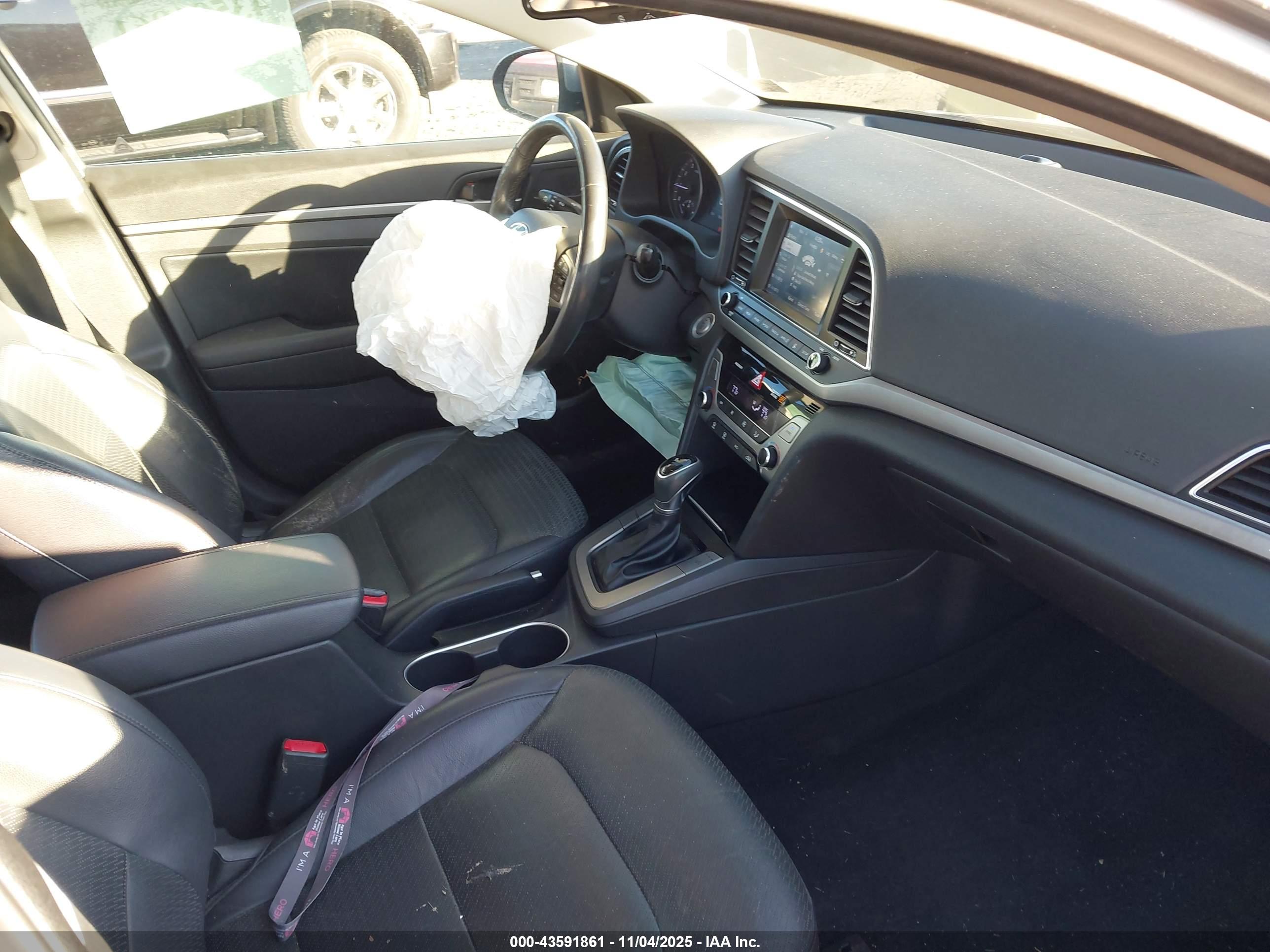 HYUNDAI ELANTRA image 5