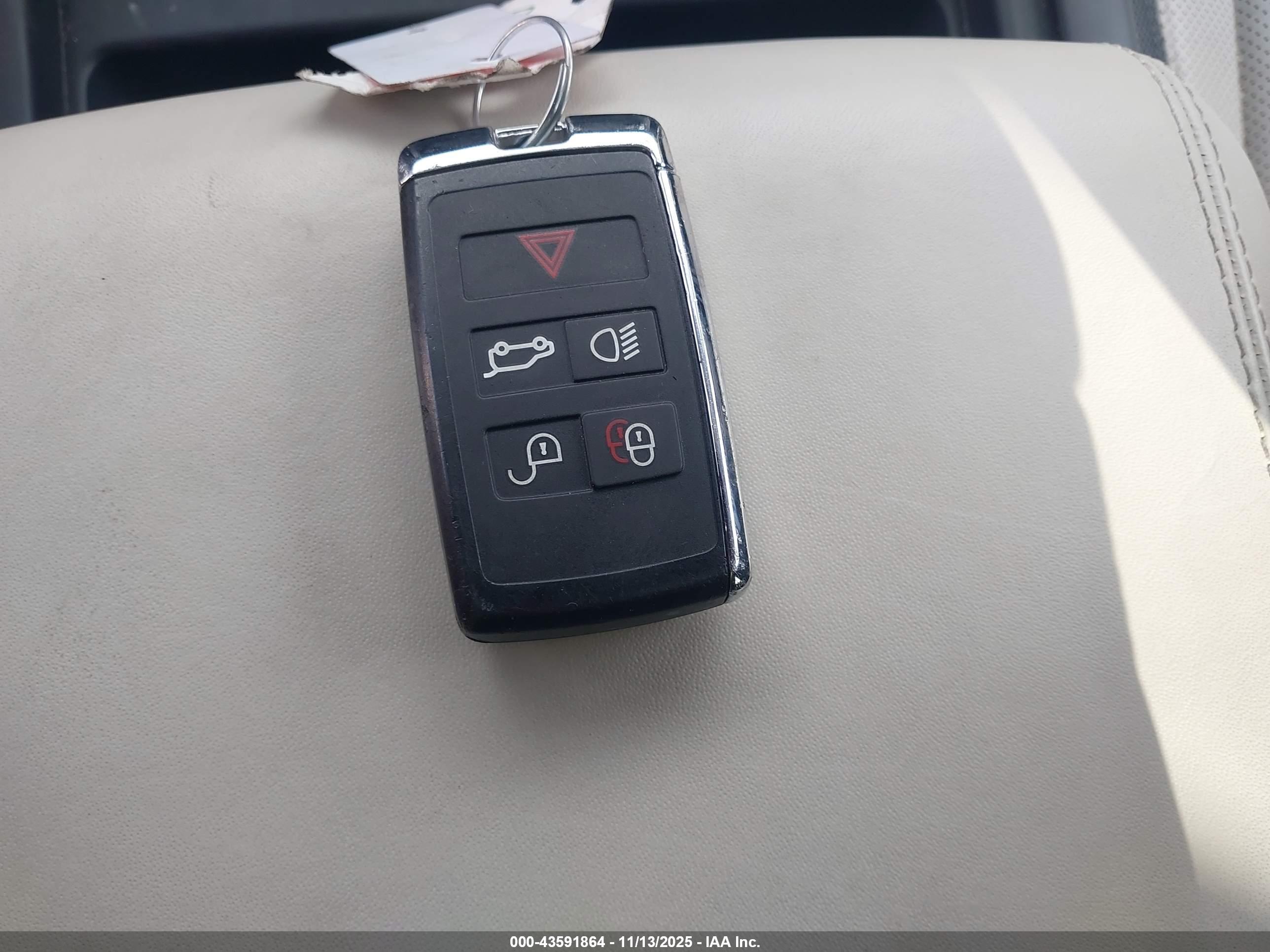 LAND ROVER image 11