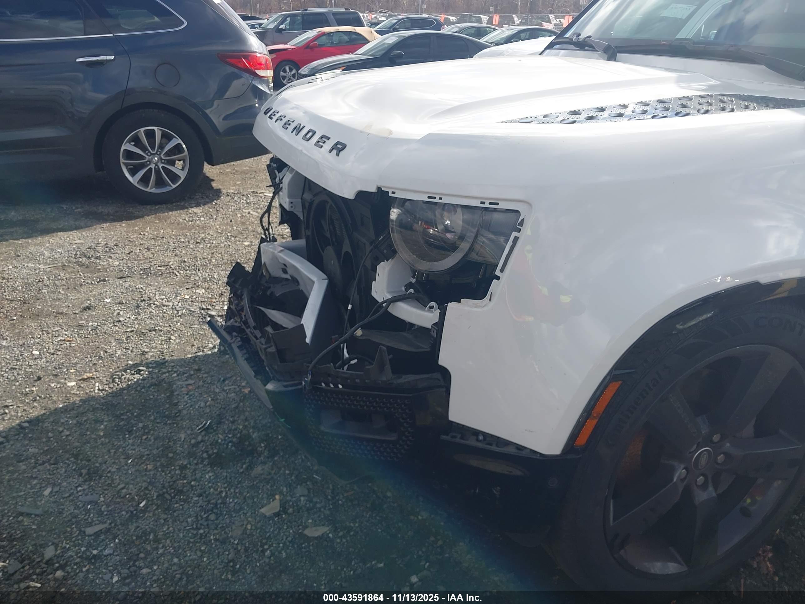 LAND ROVER image 6