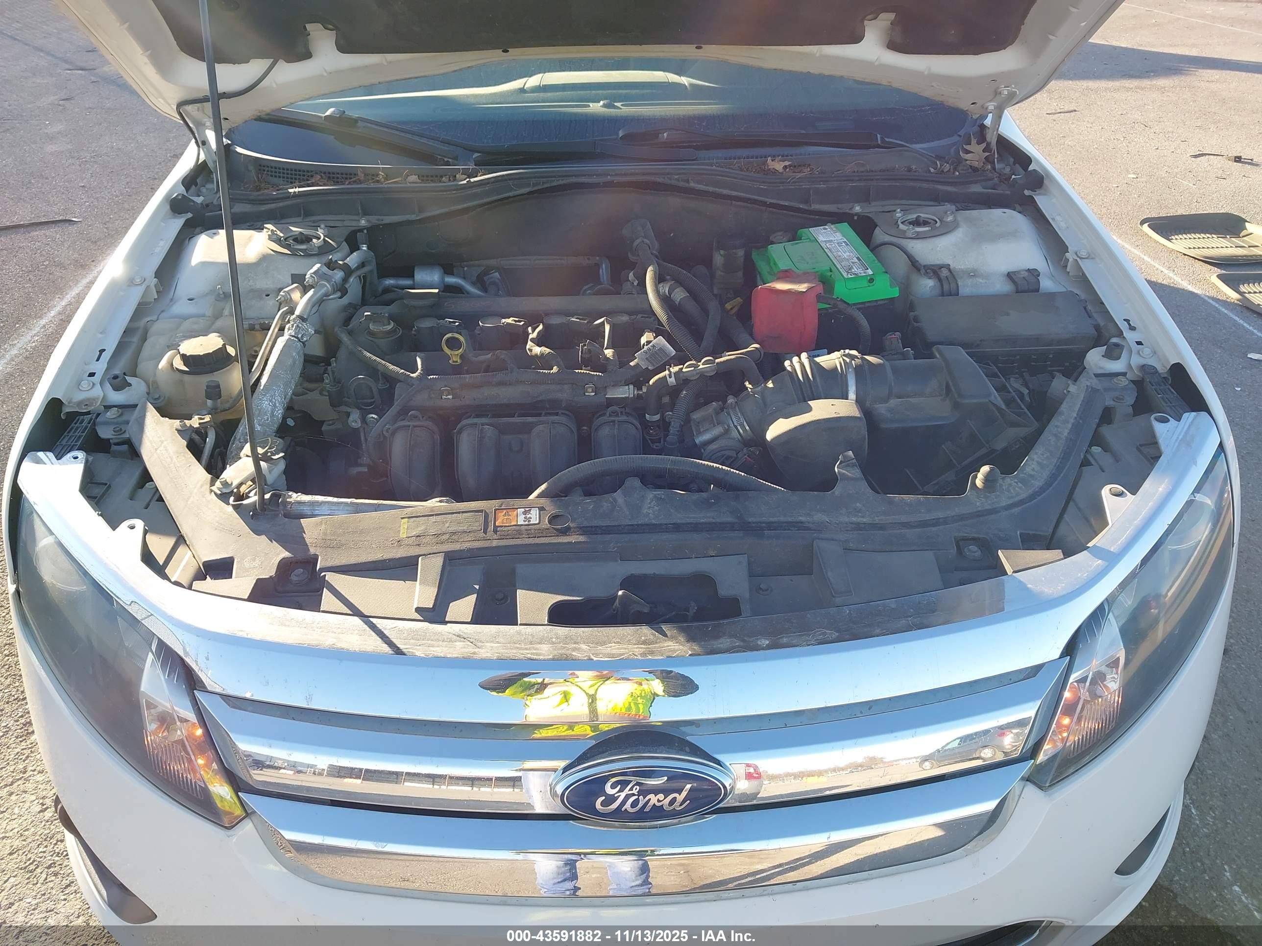 FORD FUSION image 10