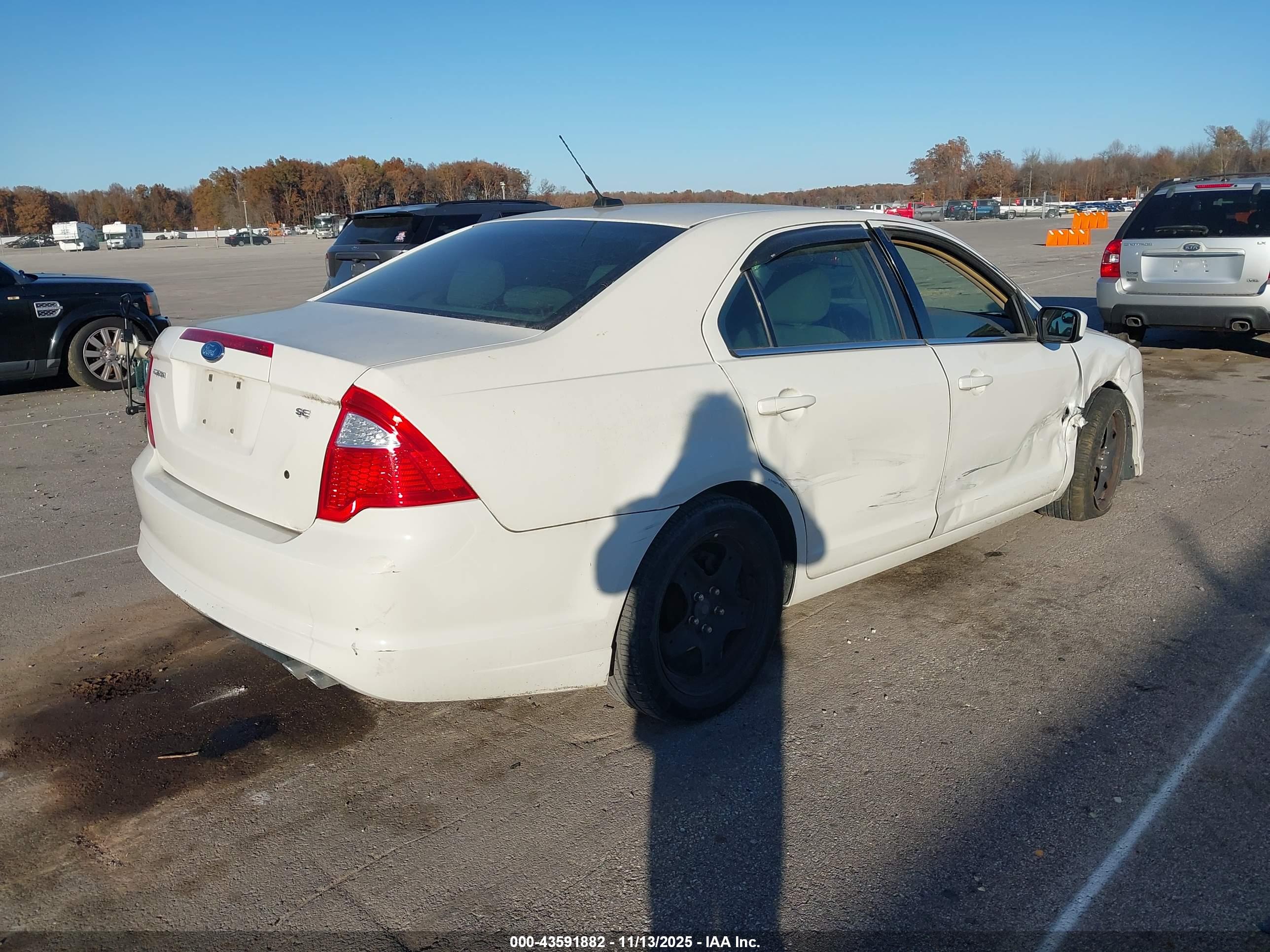 FORD FUSION image 4