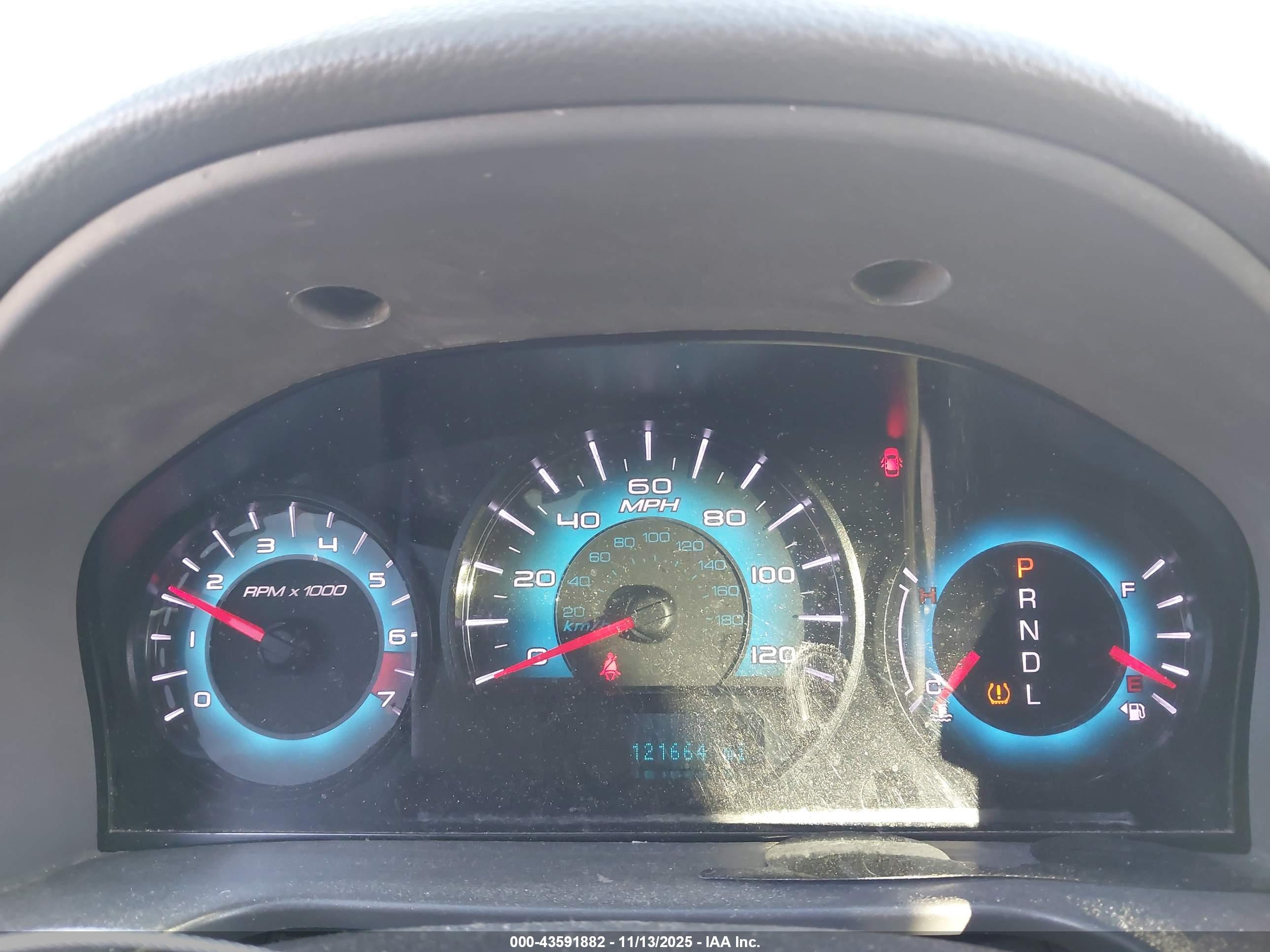 FORD FUSION image 7