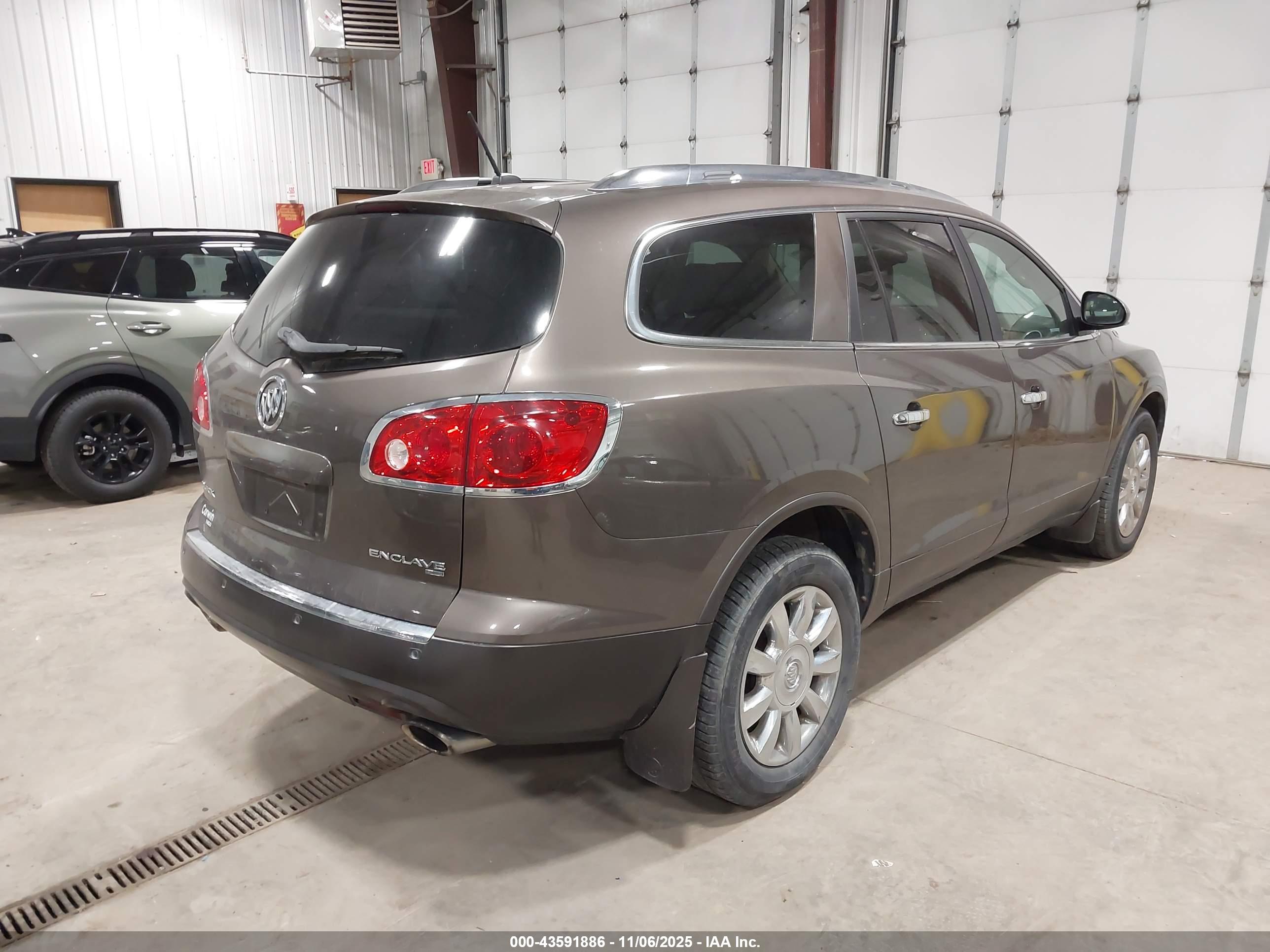 BUICK ENCLAVE image 4