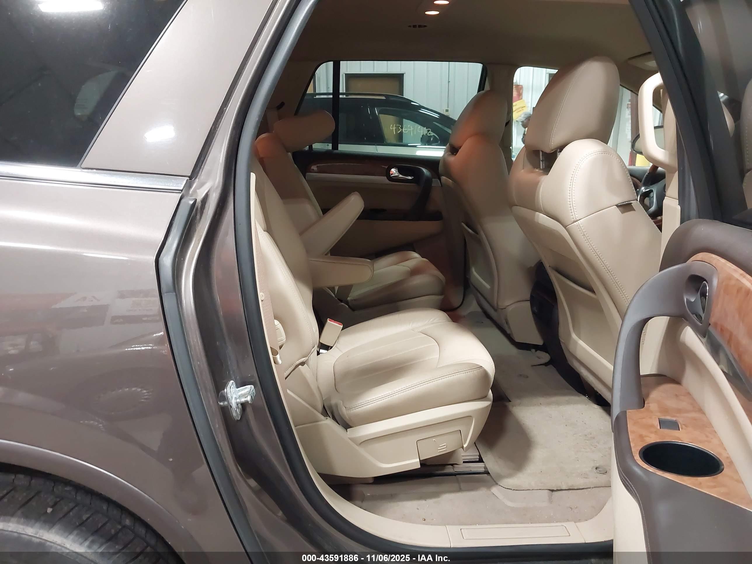 BUICK ENCLAVE image 8