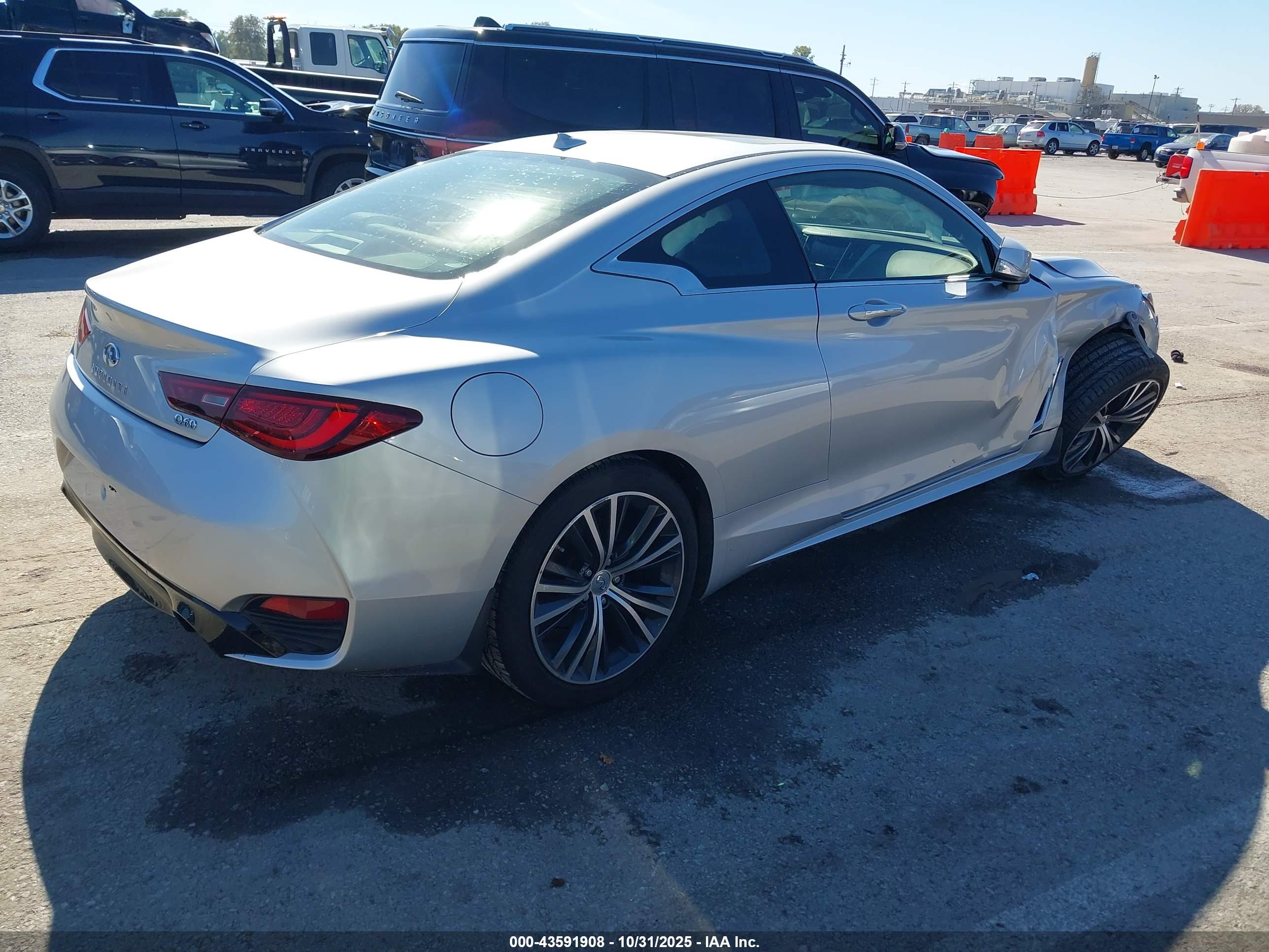 INFINITI Q60 image 4