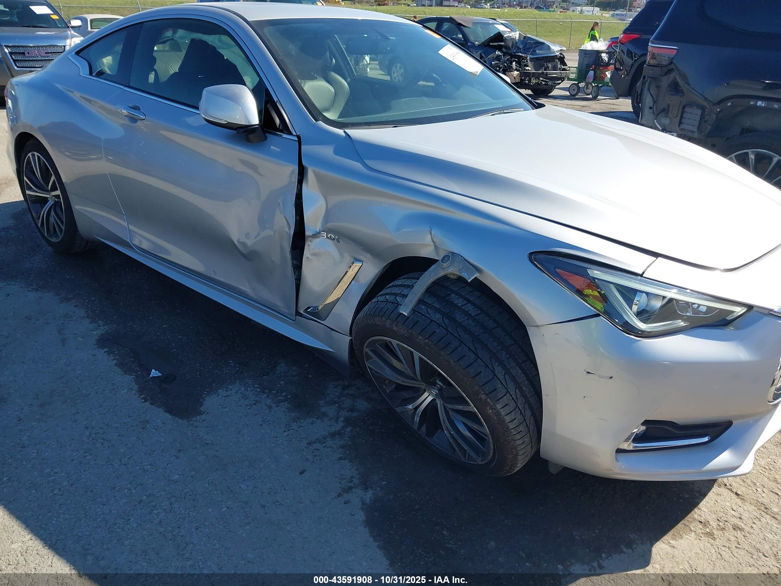 INFINITI Q60 image 6