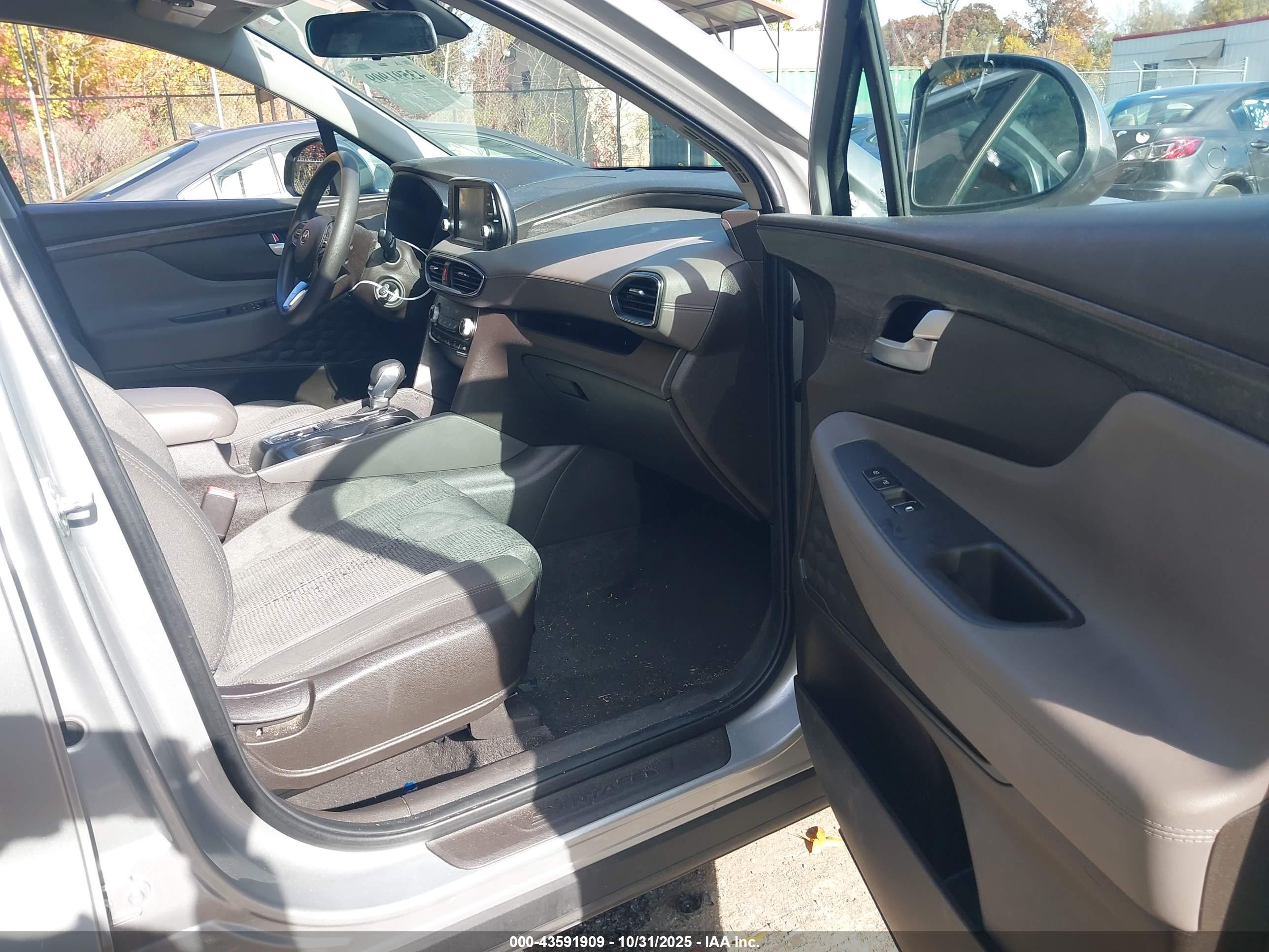 HYUNDAI SANTA image 5