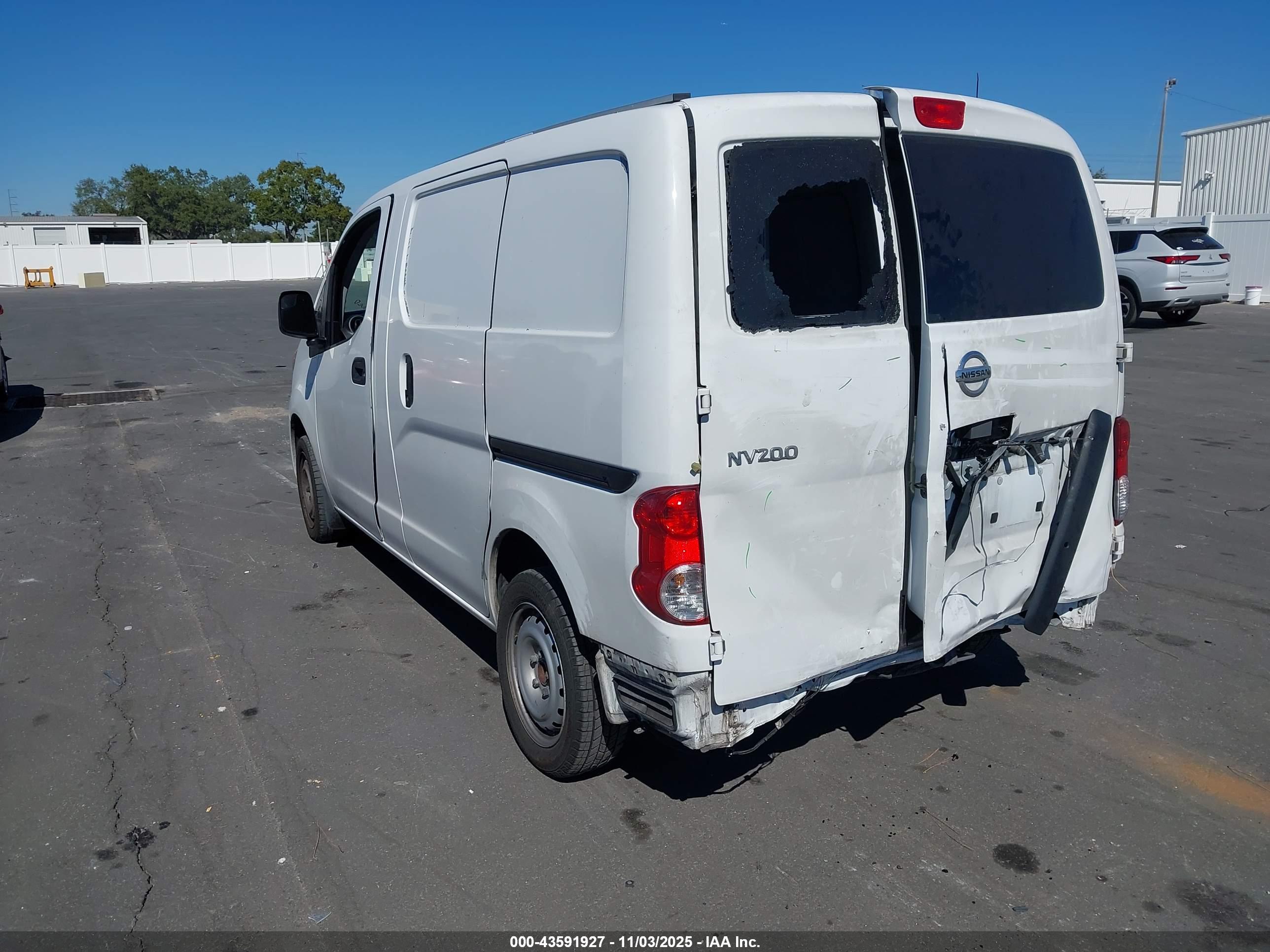 NISSAN NV200 image 3
