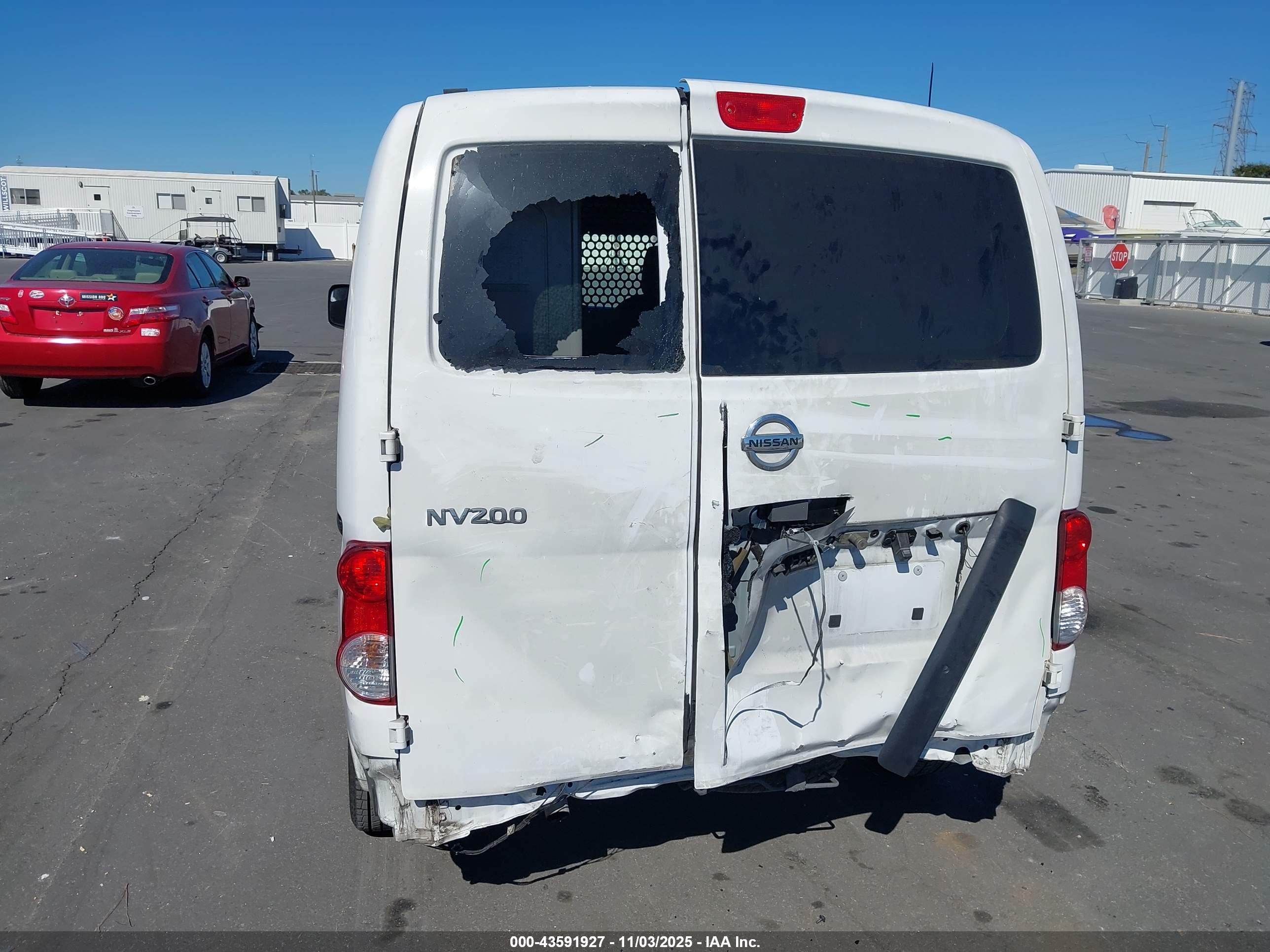 NISSAN NV200 image 6