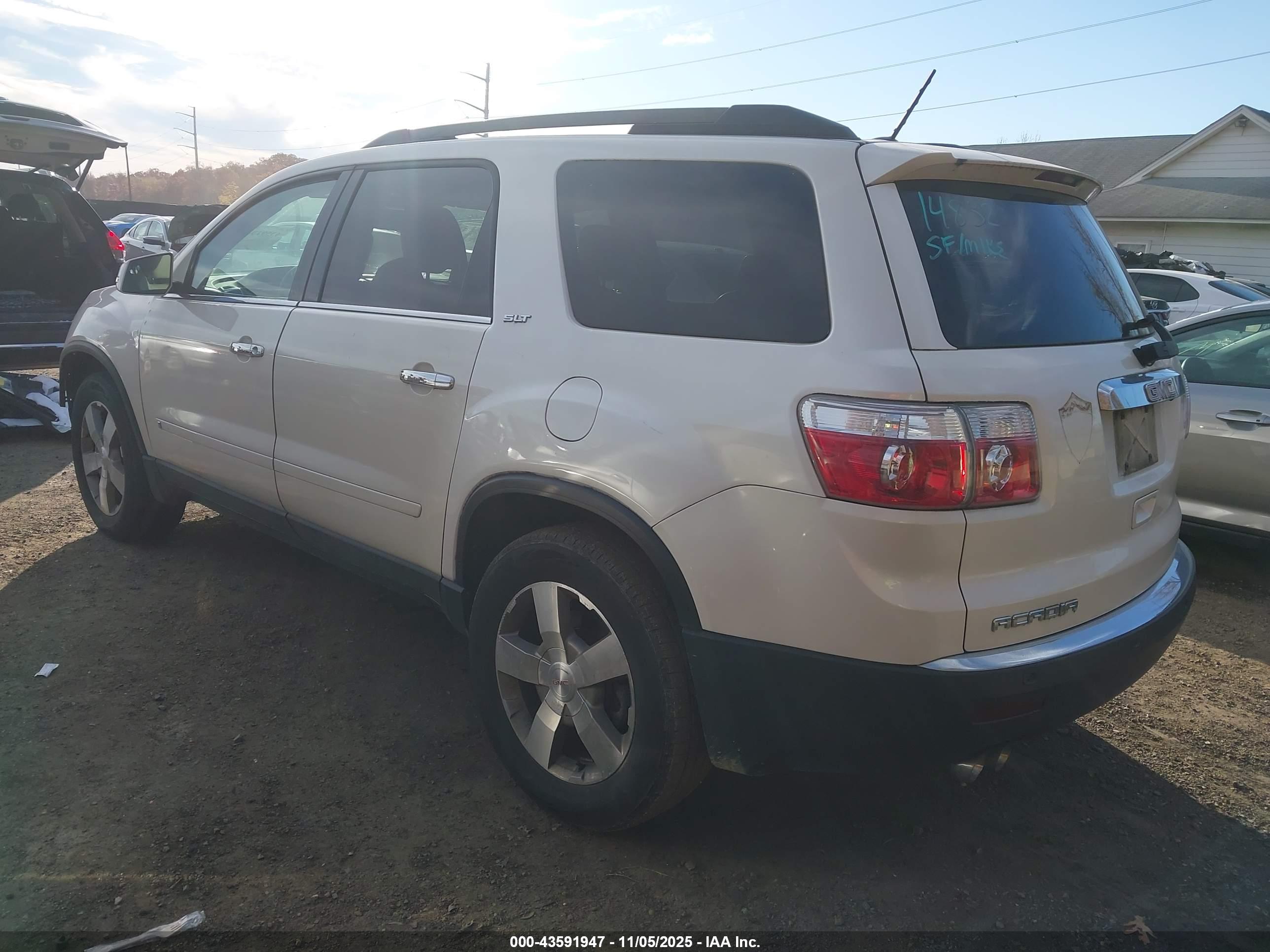 GMC ACADIA image 3