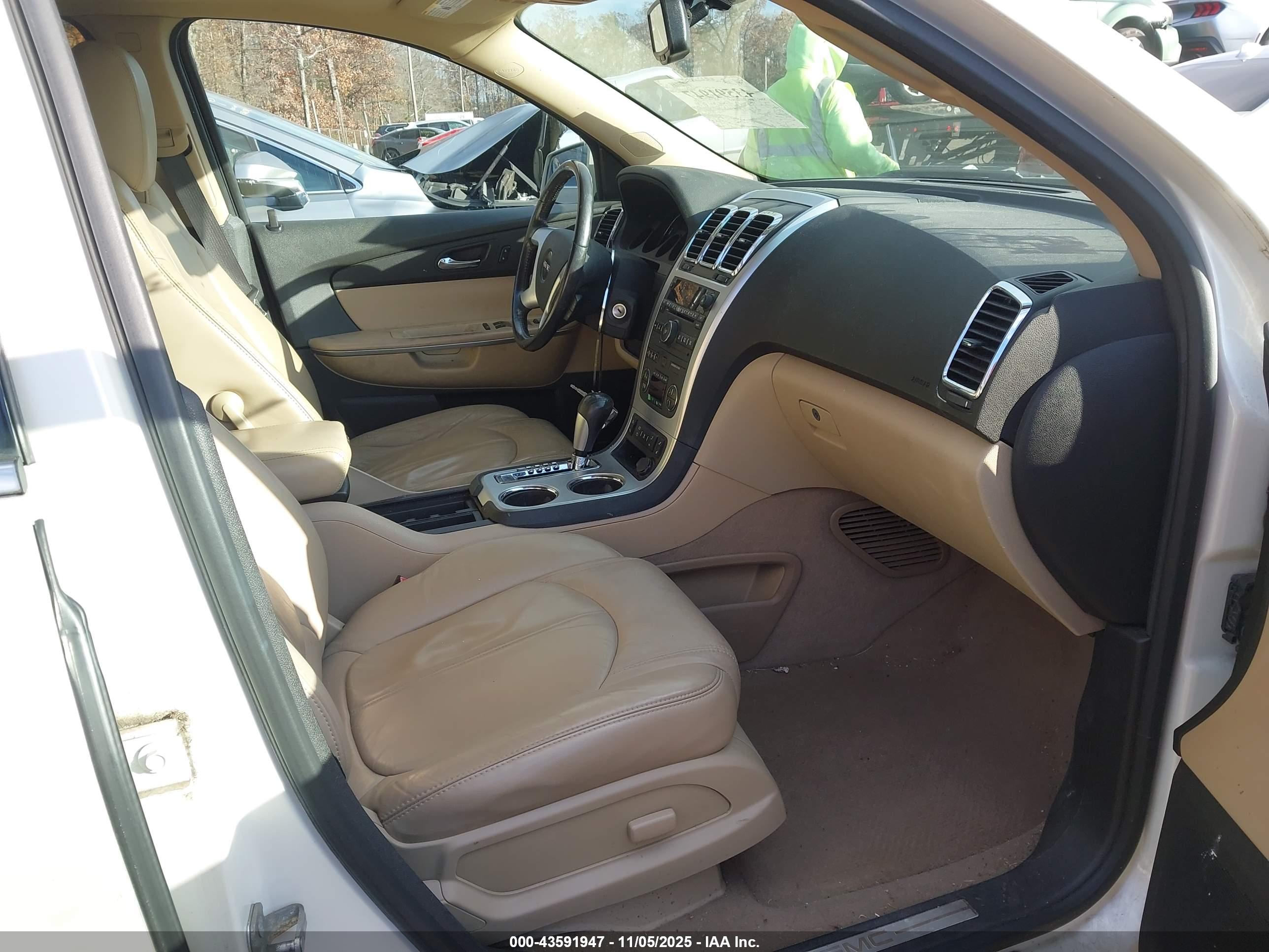 GMC ACADIA image 5