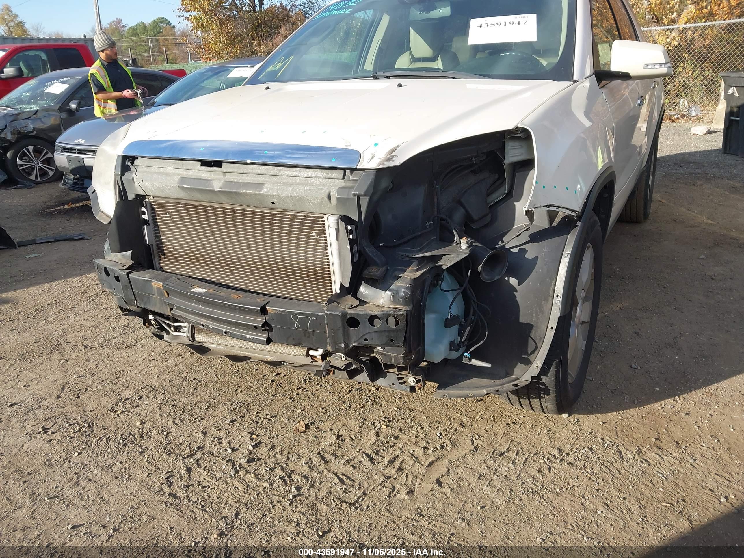 GMC ACADIA image 6