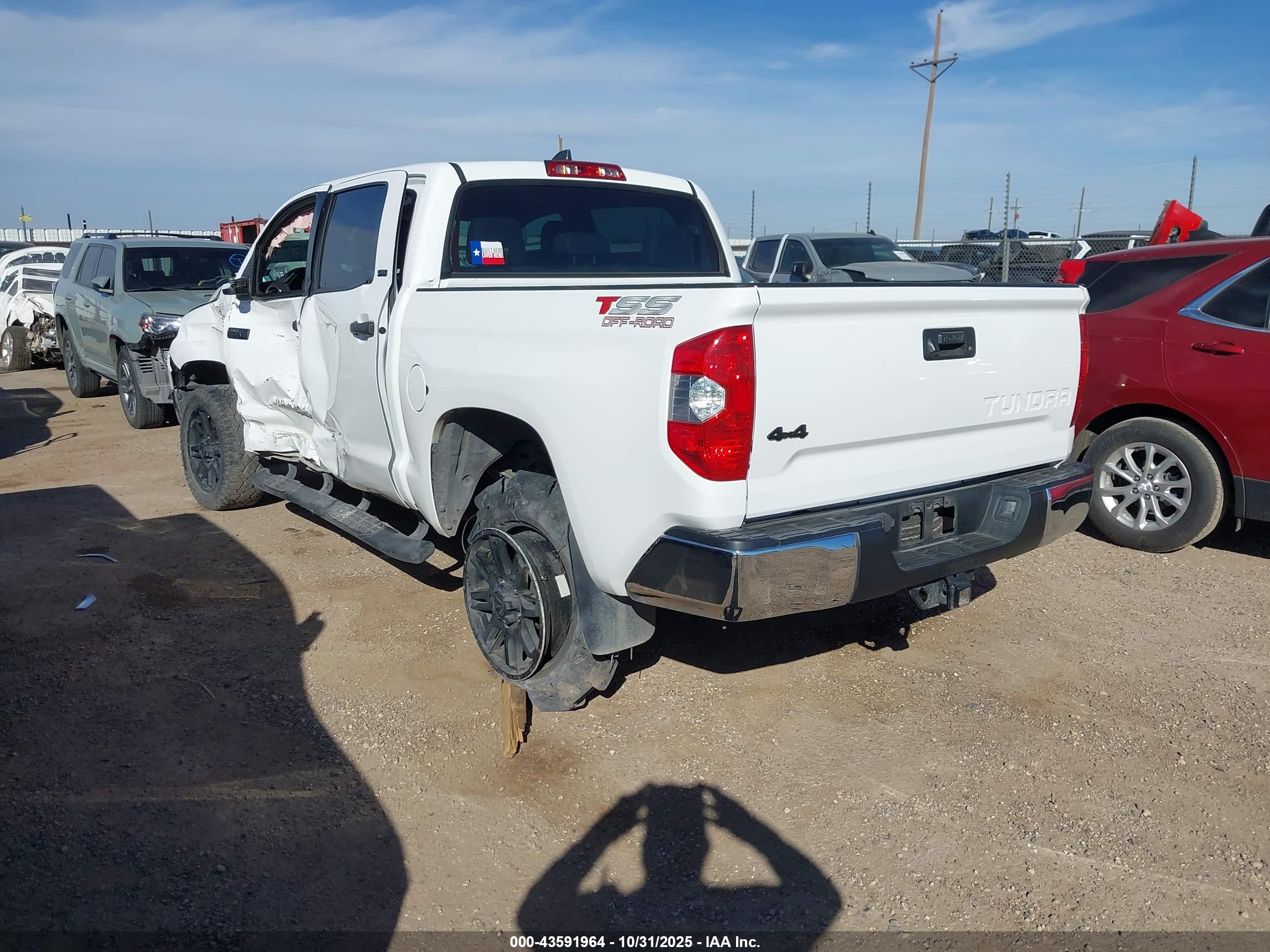 TOYOTA TUNDRA image 3