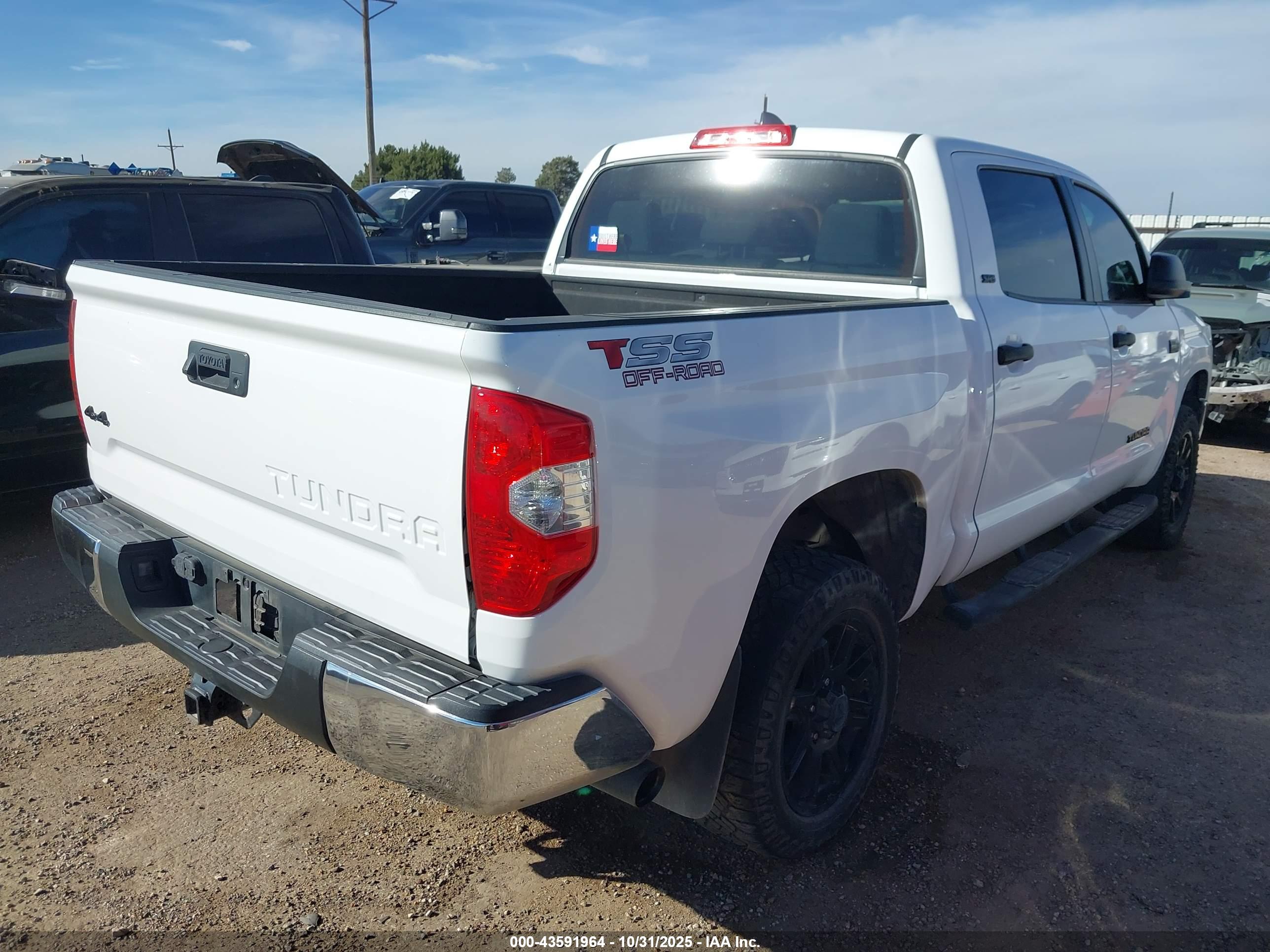 TOYOTA TUNDRA image 4