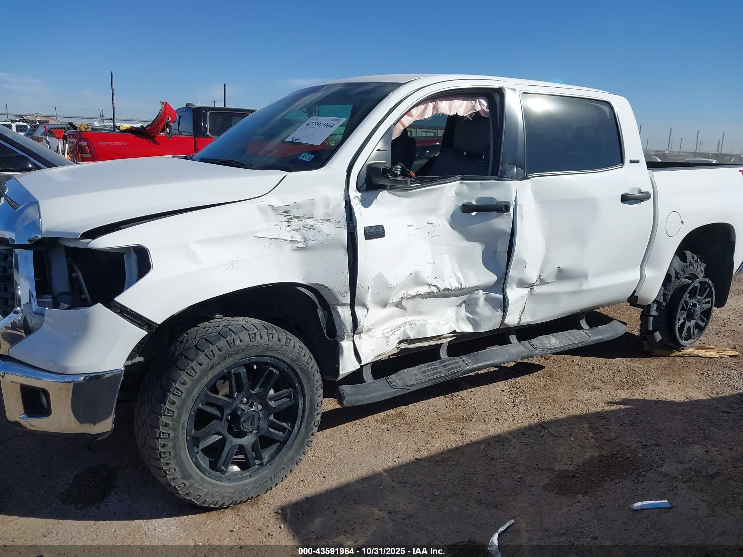 TOYOTA TUNDRA image 6