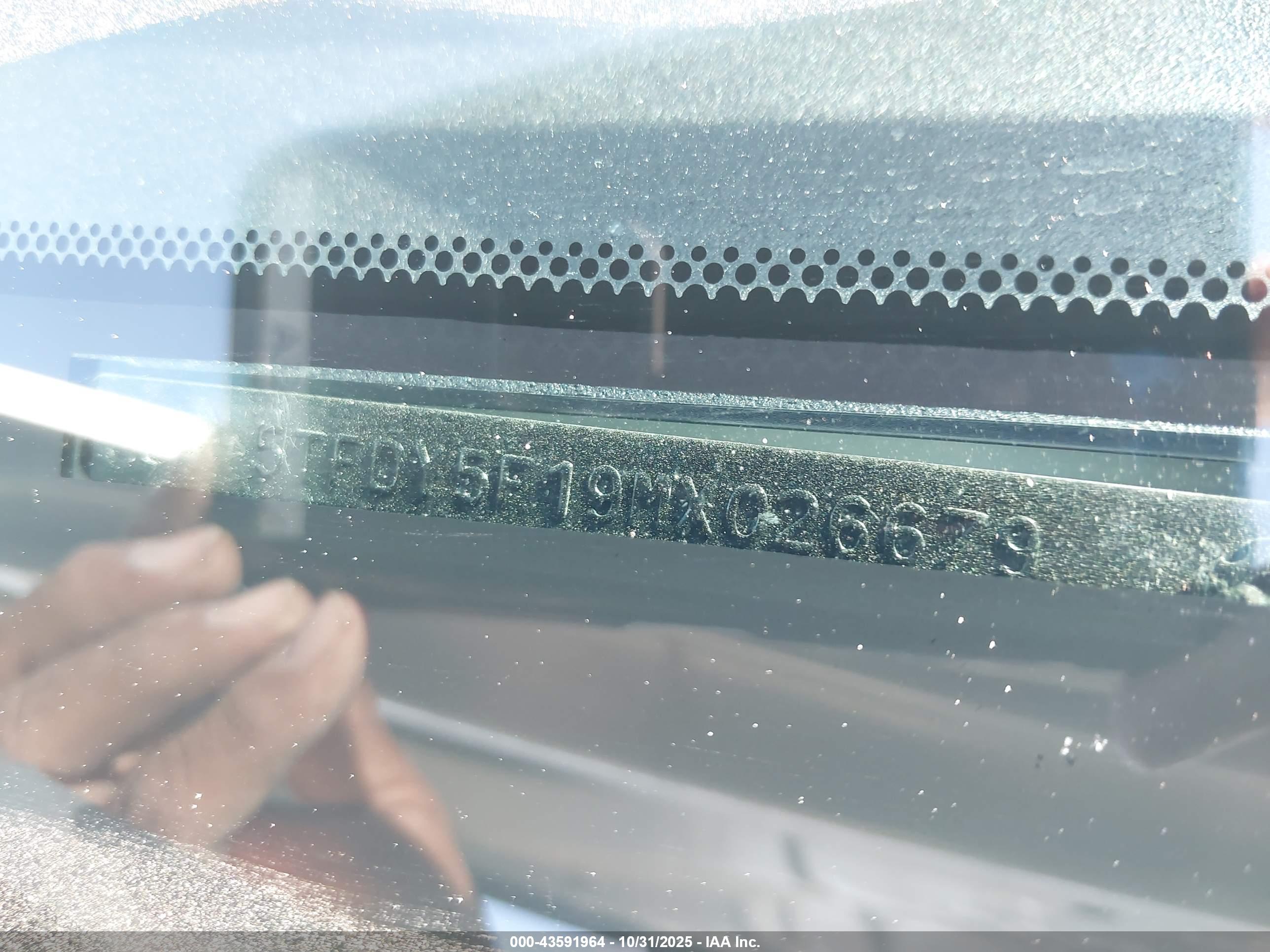 TOYOTA TUNDRA image 9
