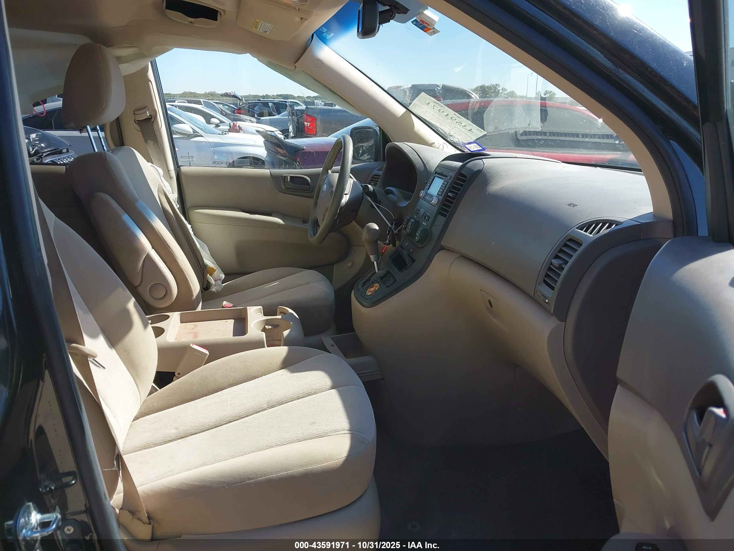 KIA SEDONA image 5