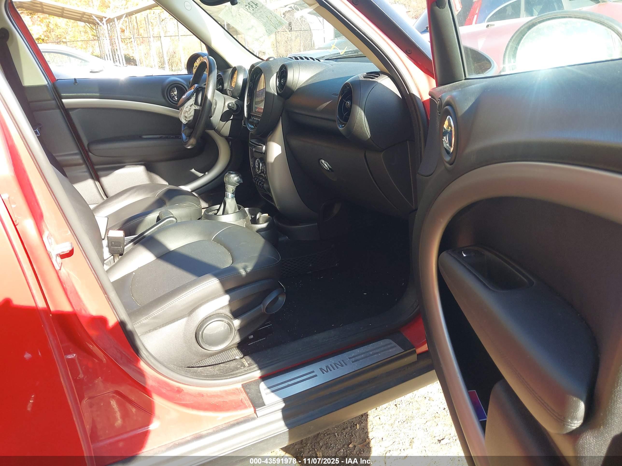 MINI COUNTRYMAN image 5