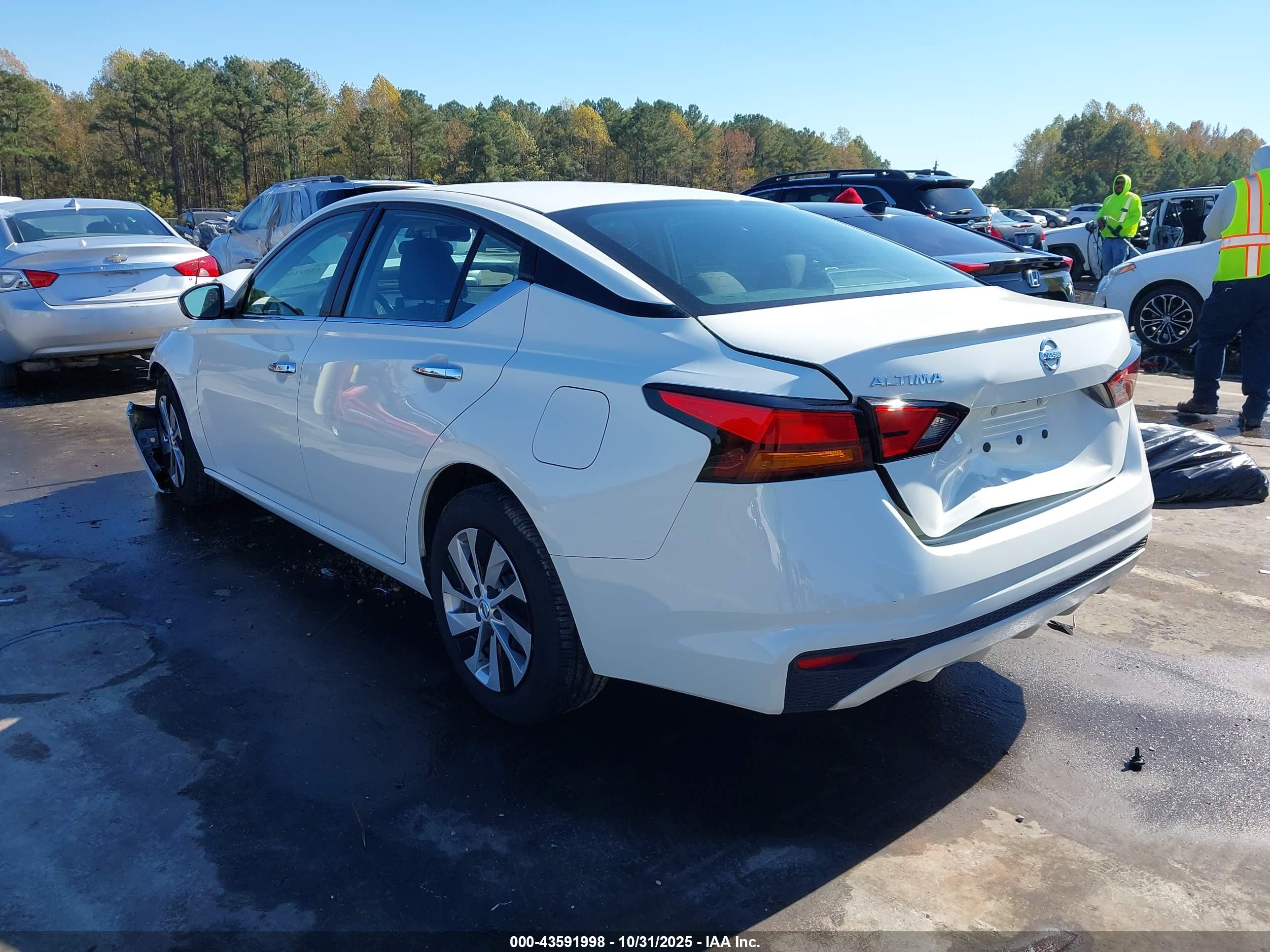 NISSAN ALTIMA image 3