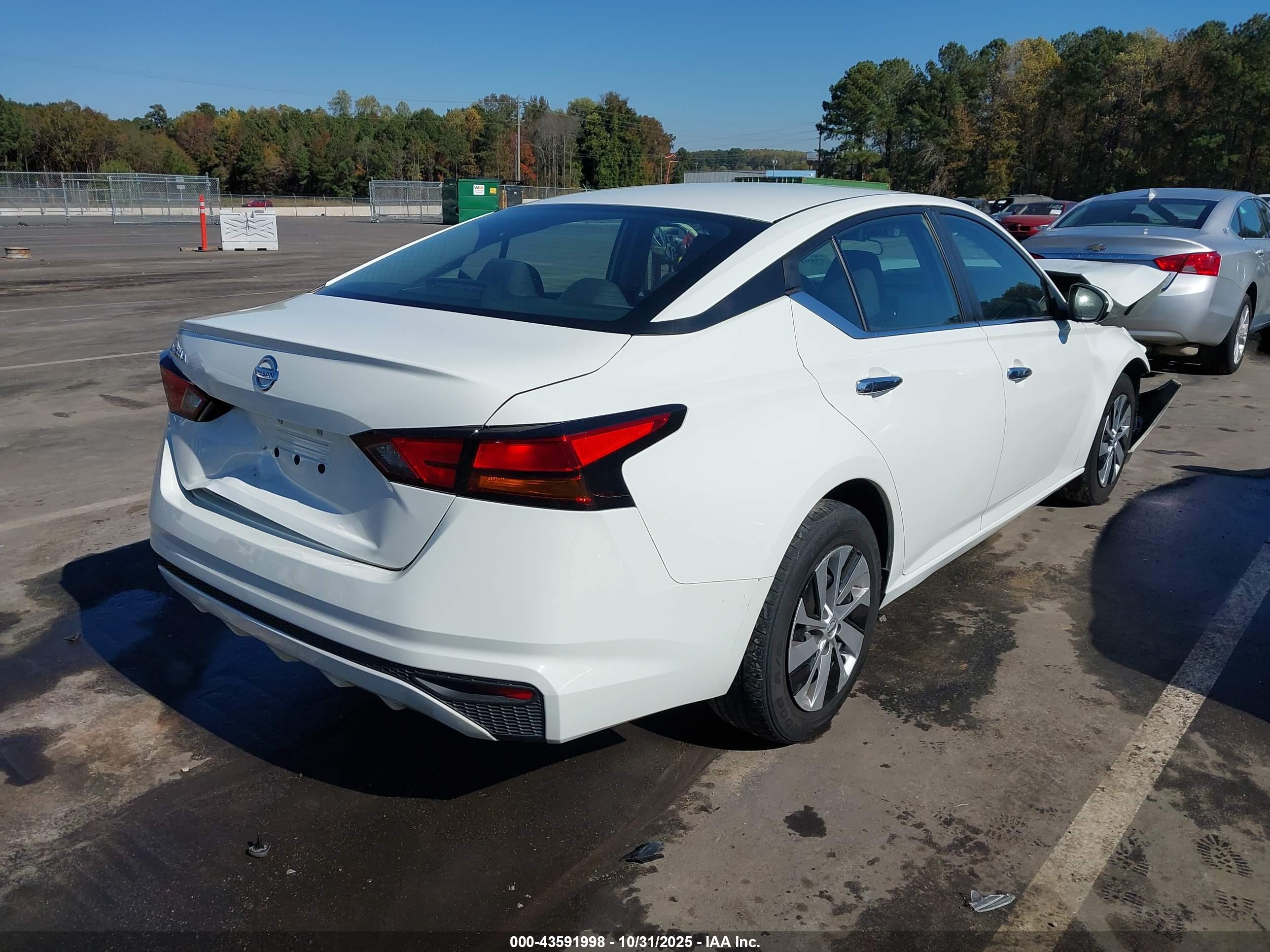 NISSAN ALTIMA image 4
