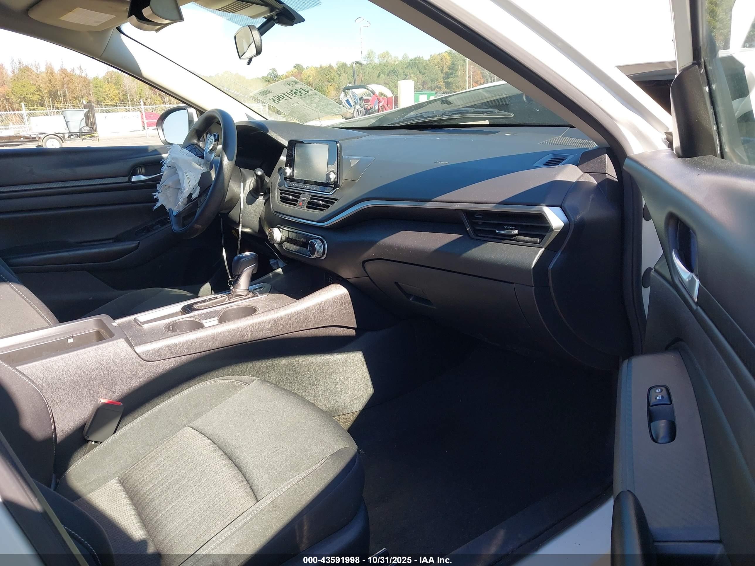 NISSAN ALTIMA image 5