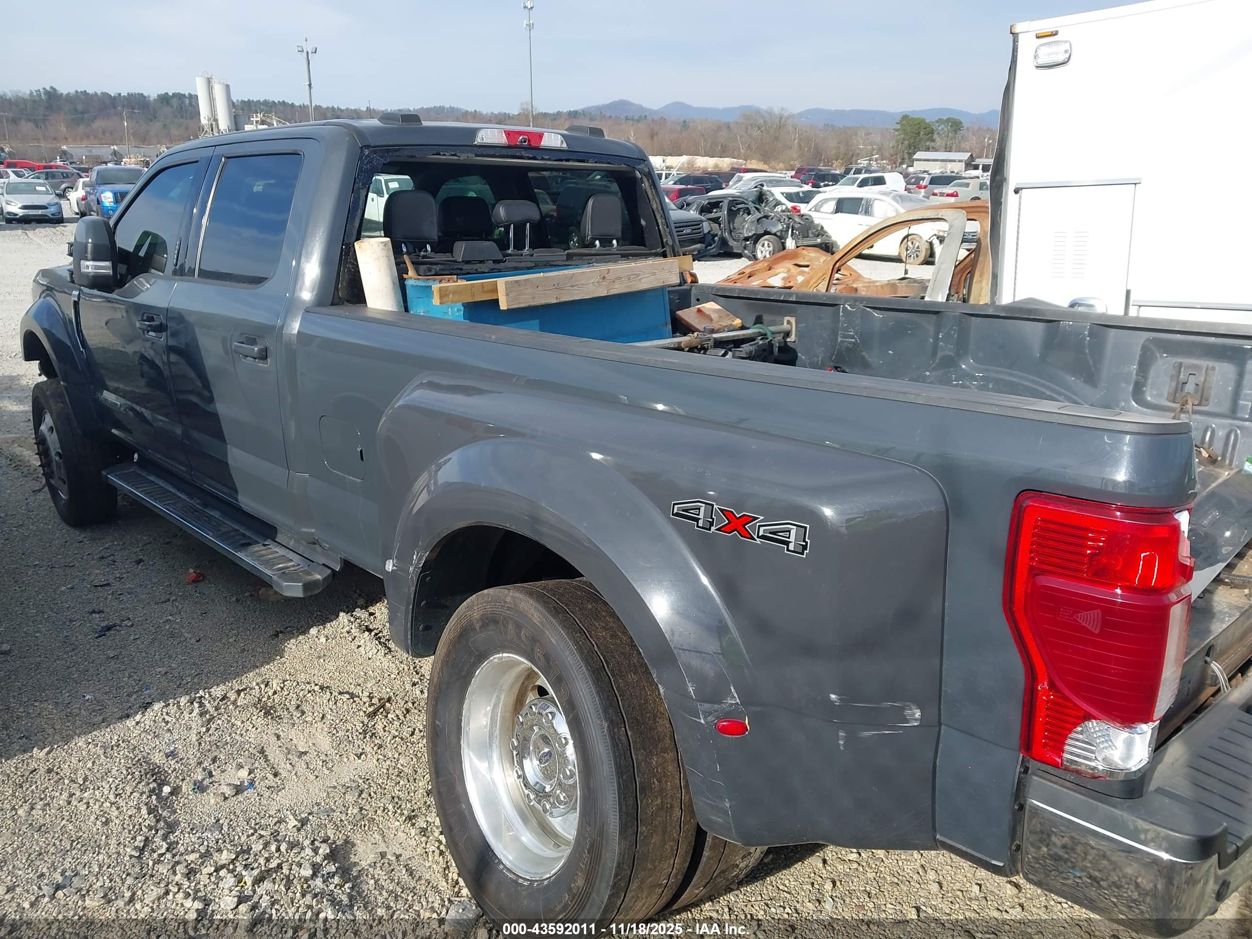 FORD F-450 image 3