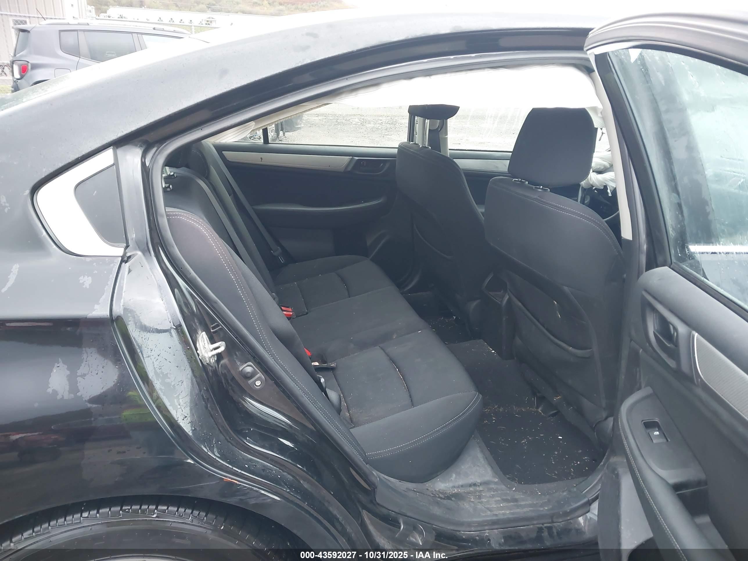 SUBARU LEGACY image 8