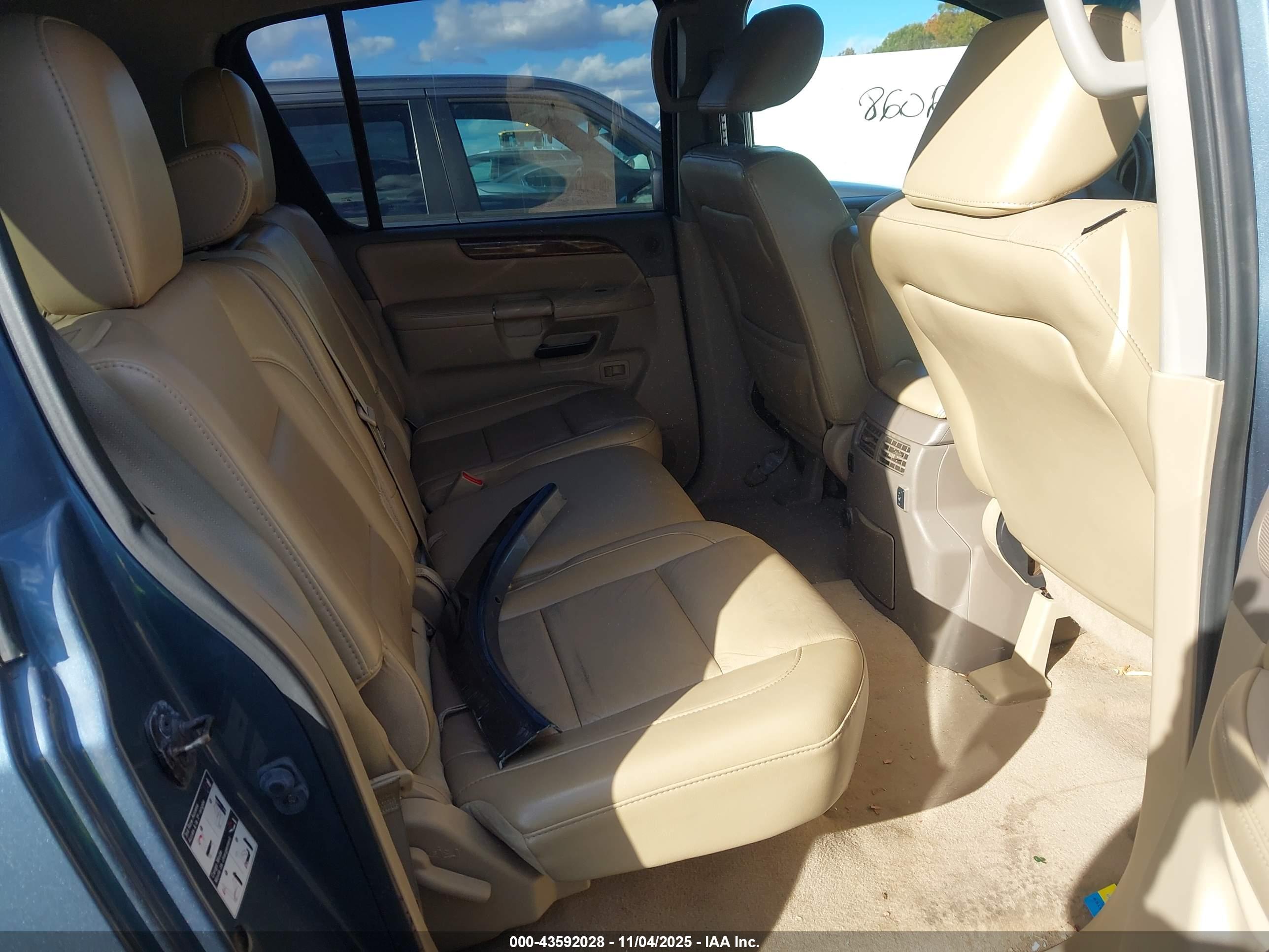 NISSAN ARMADA image 8