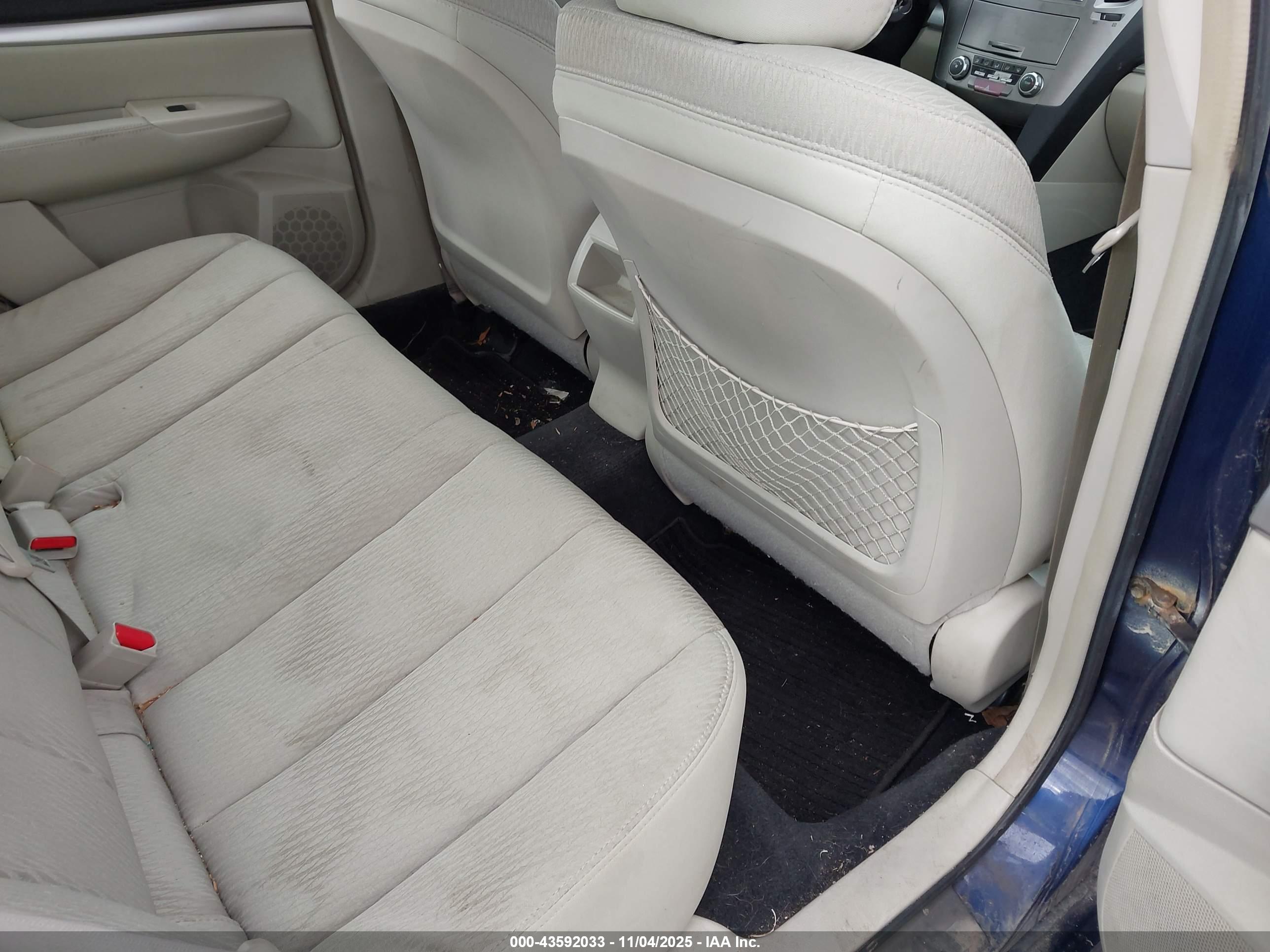 SUBARU LEGACY image 8