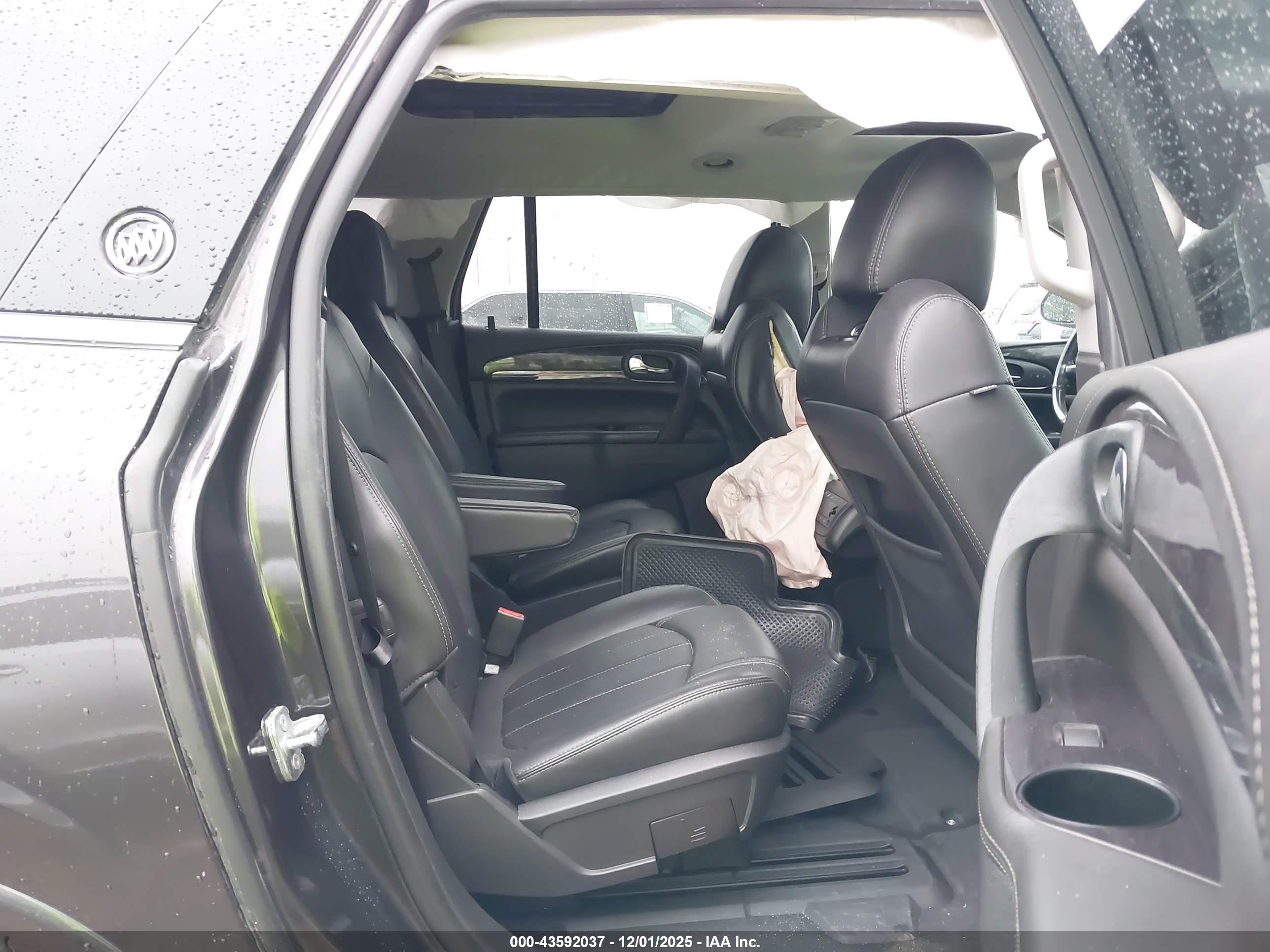 BUICK ENCLAVE image 8