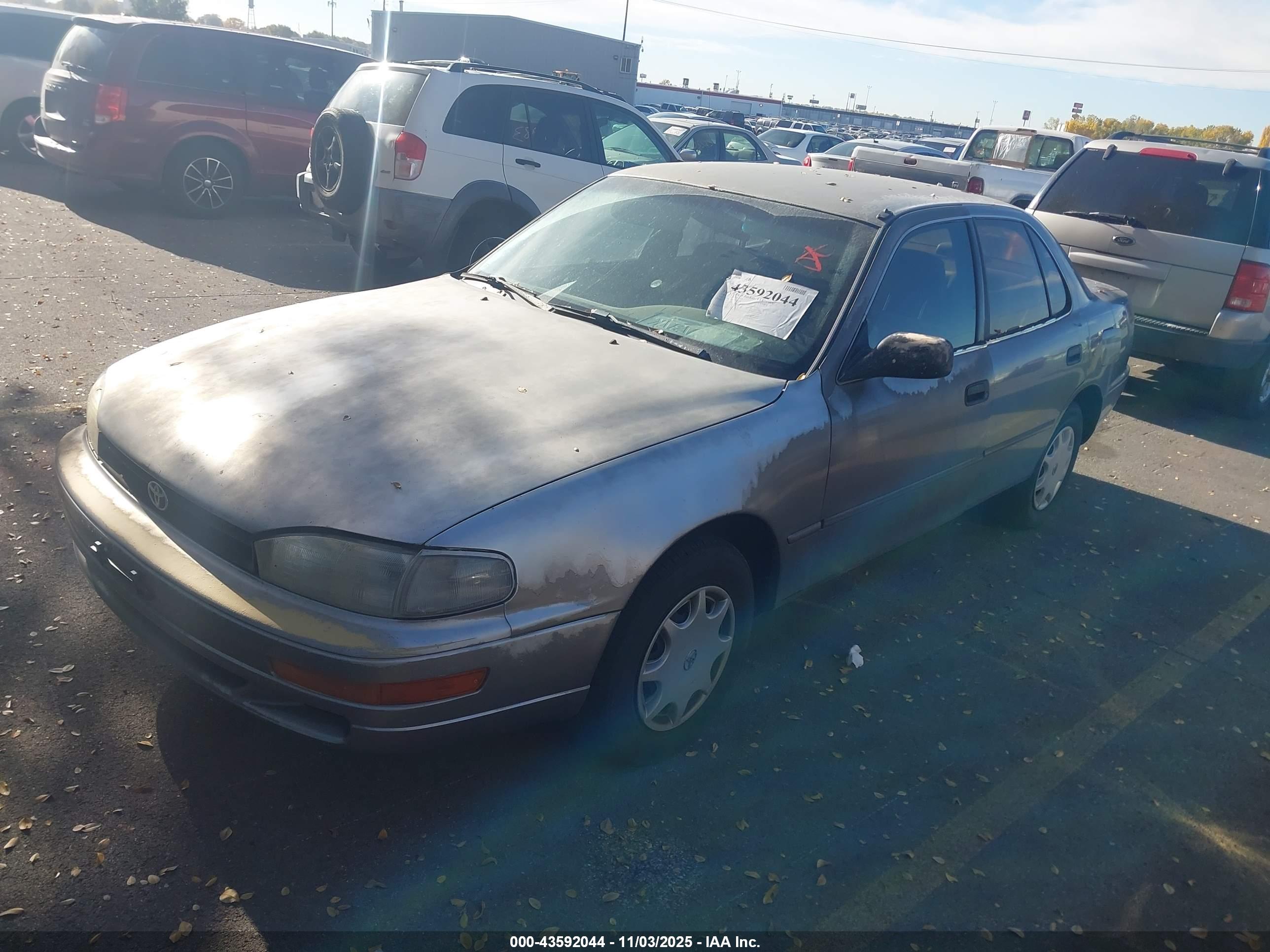 TOYOTA CAMRY image 2