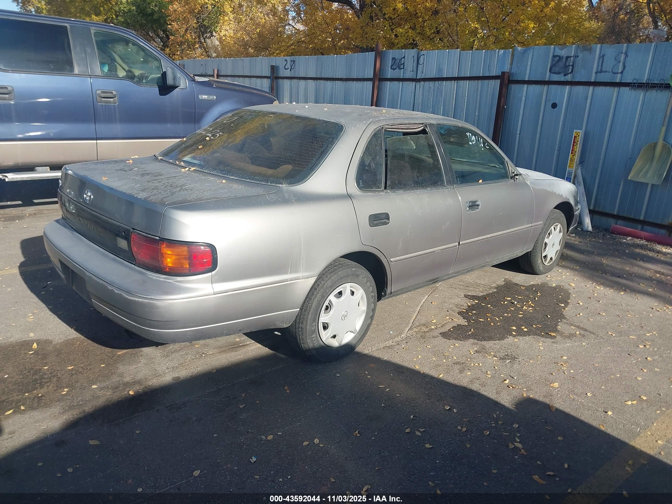 TOYOTA CAMRY image 4