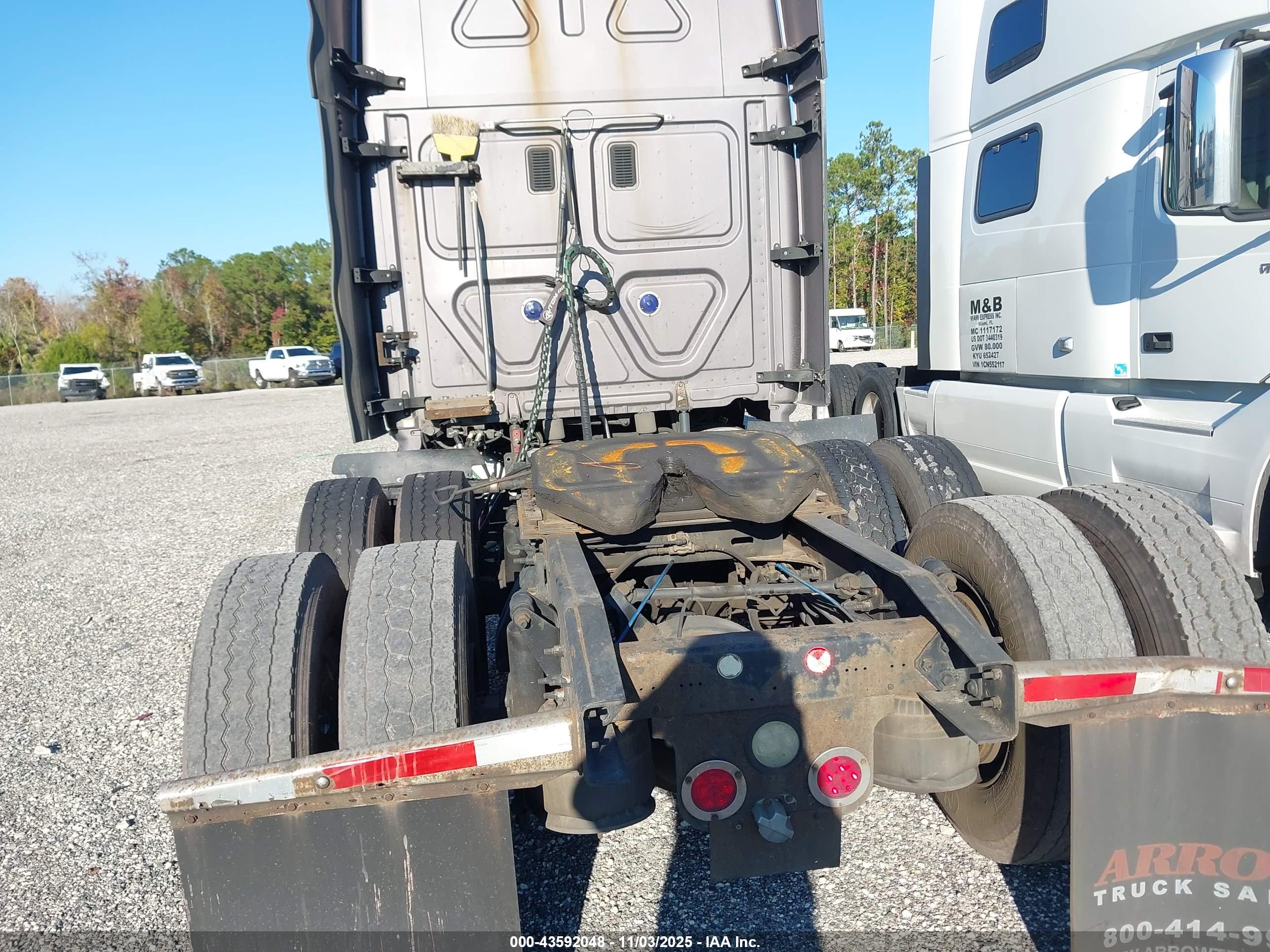 FREIGHTLINER CASCADIA image 7