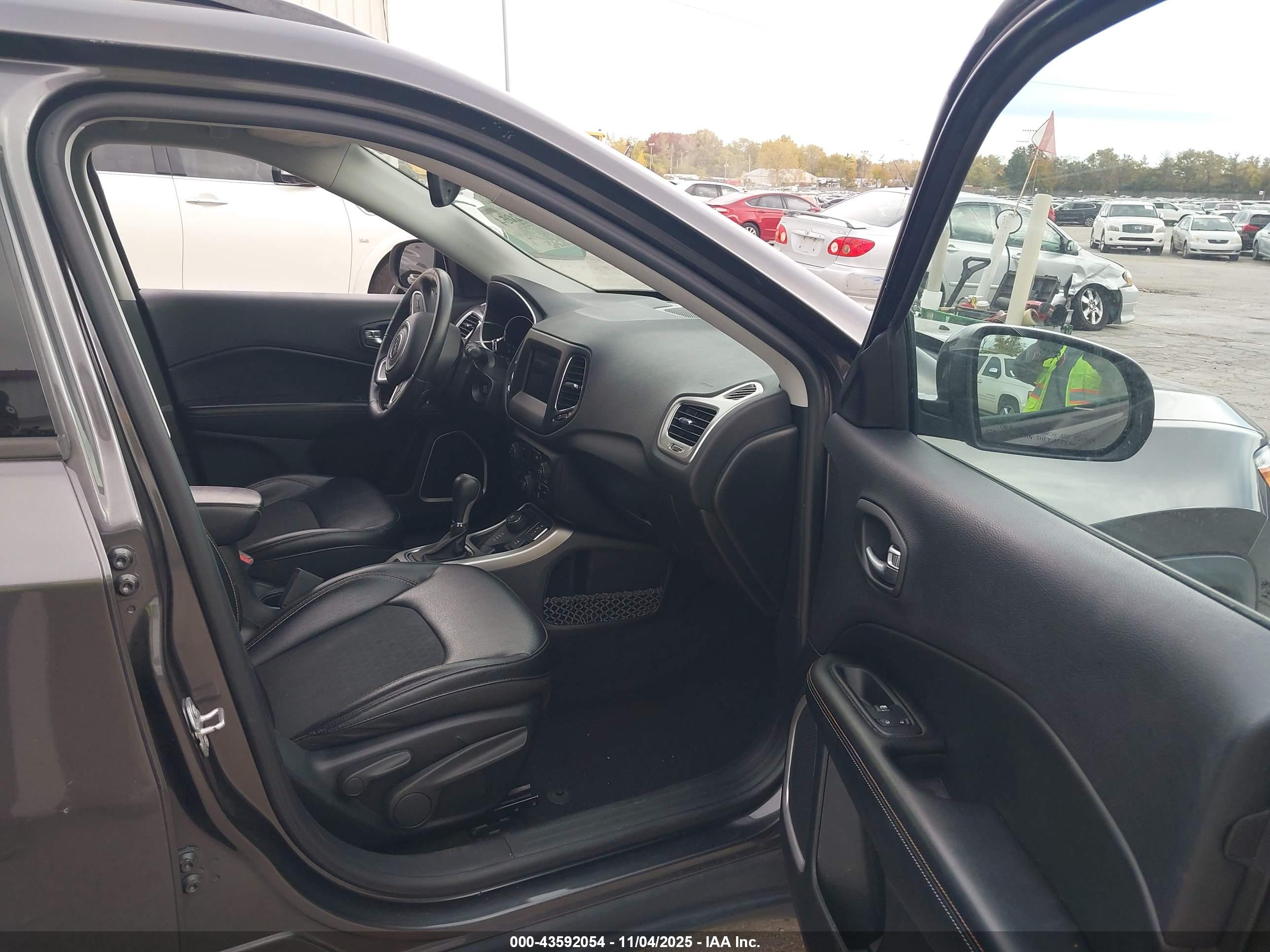 JEEP COMPASS image 5