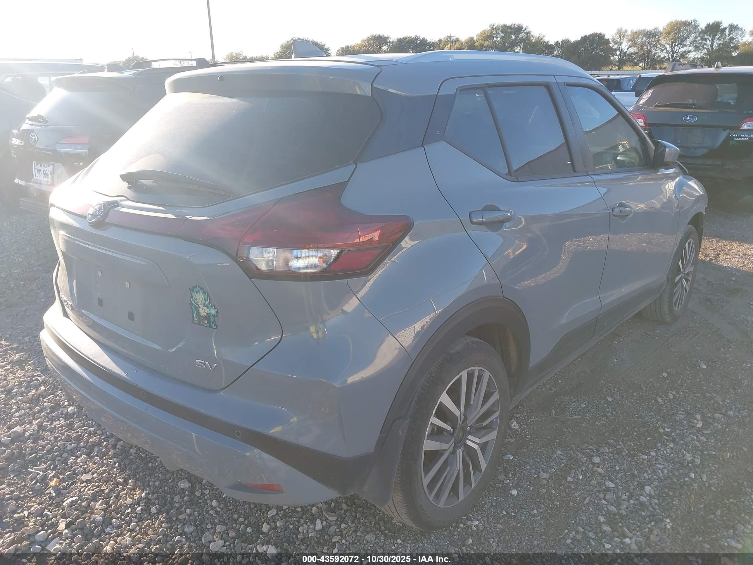 NISSAN KICKS image 4